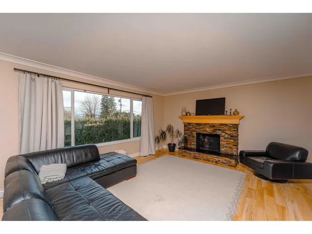 33450 HUGGINS AVENUE, Abbotsford 3