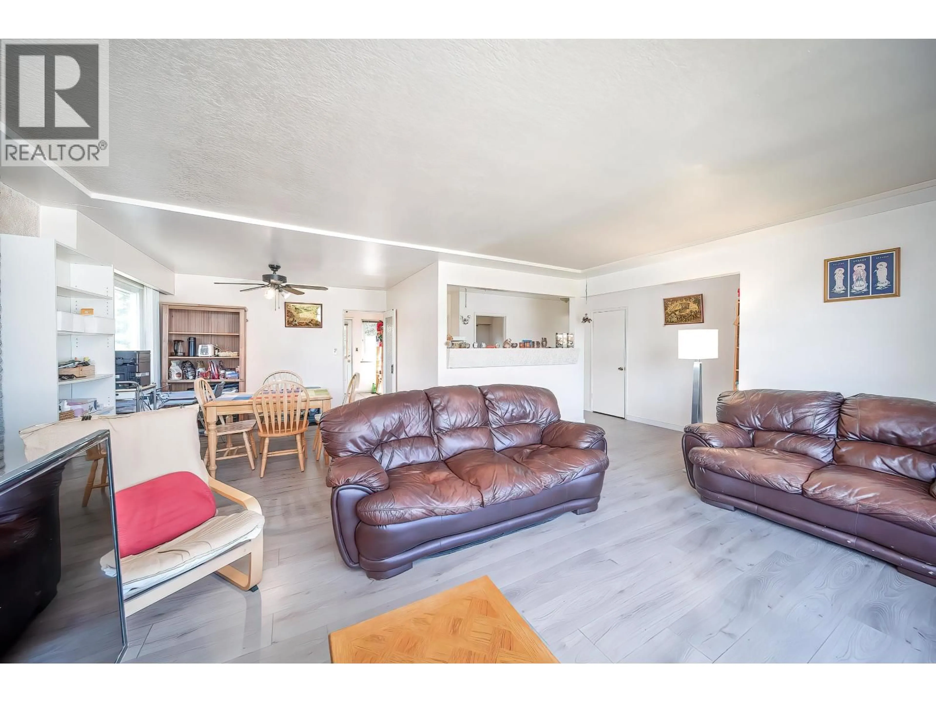 Living room with furniture, unknown for 5130 BUXTON STREET, Burnaby British Columbia V5H1J8