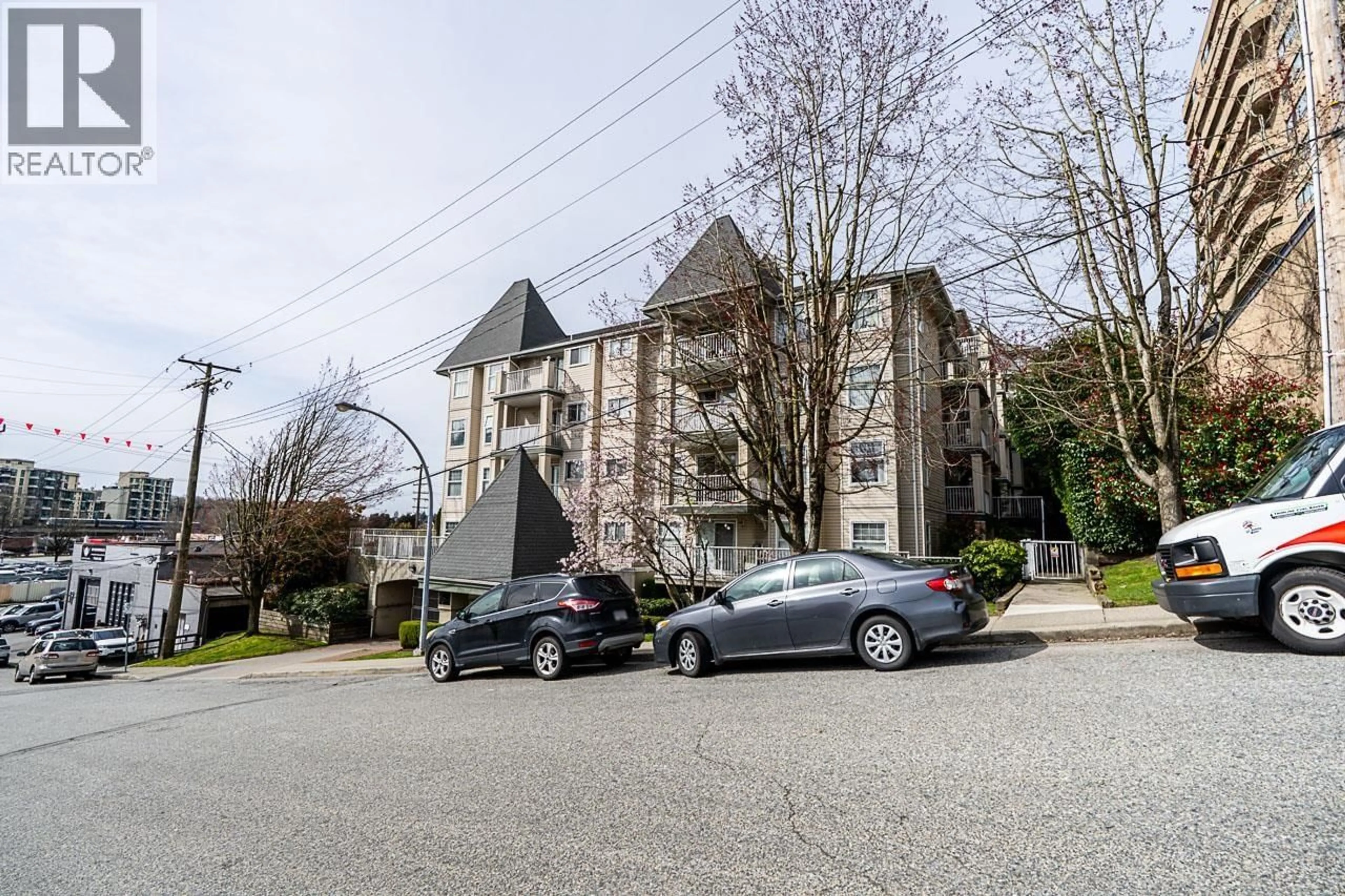 A pic from outside/outdoor area/front of a property/back of a property/a pic from drone, street for 502 - 1035 AUCKLAND STREET, New Westminster British Columbia V3M1K9