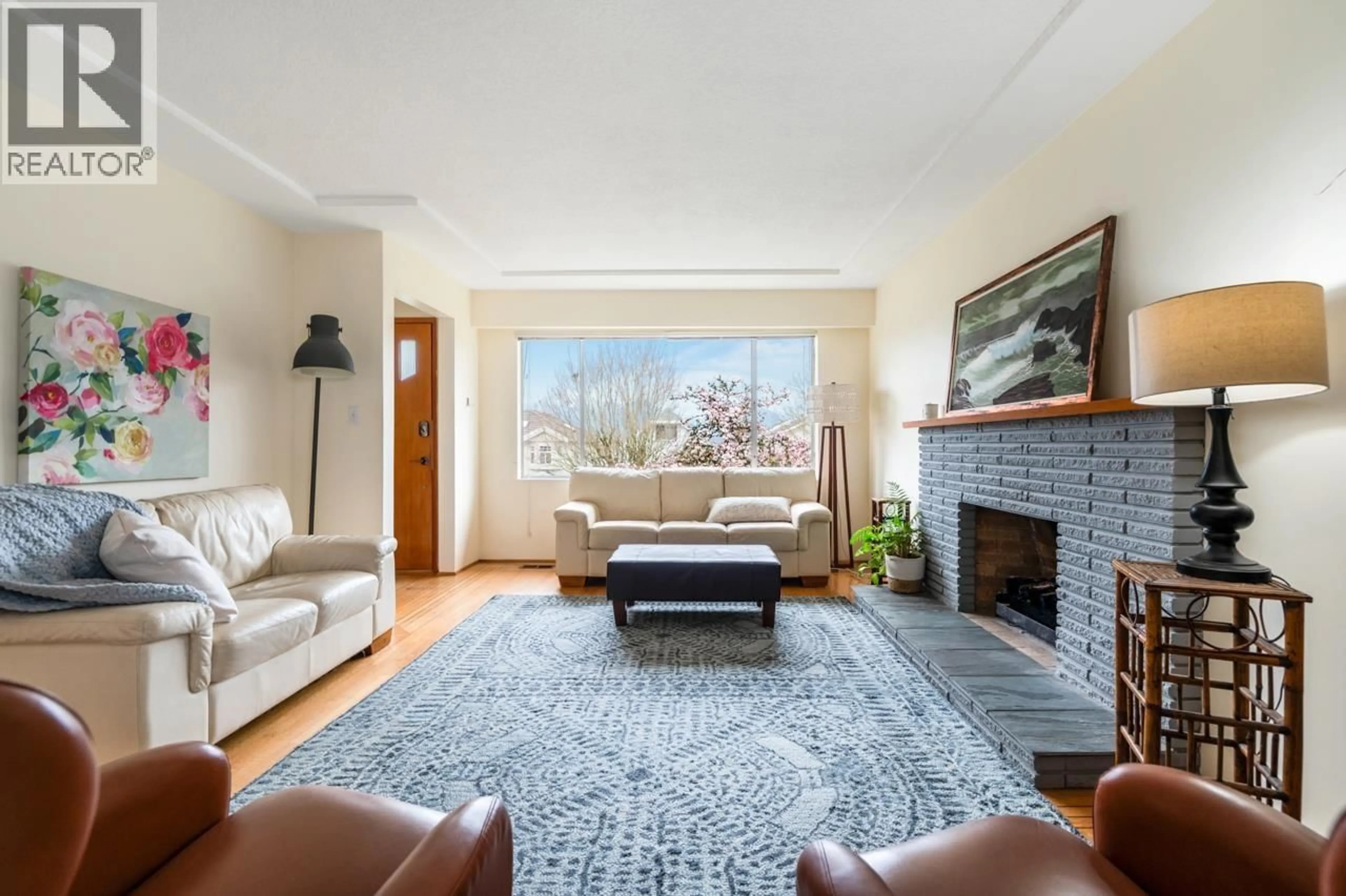 Living room with furniture, unknown for 3050 21ST AVENUE, Vancouver British Columbia V5M2W7