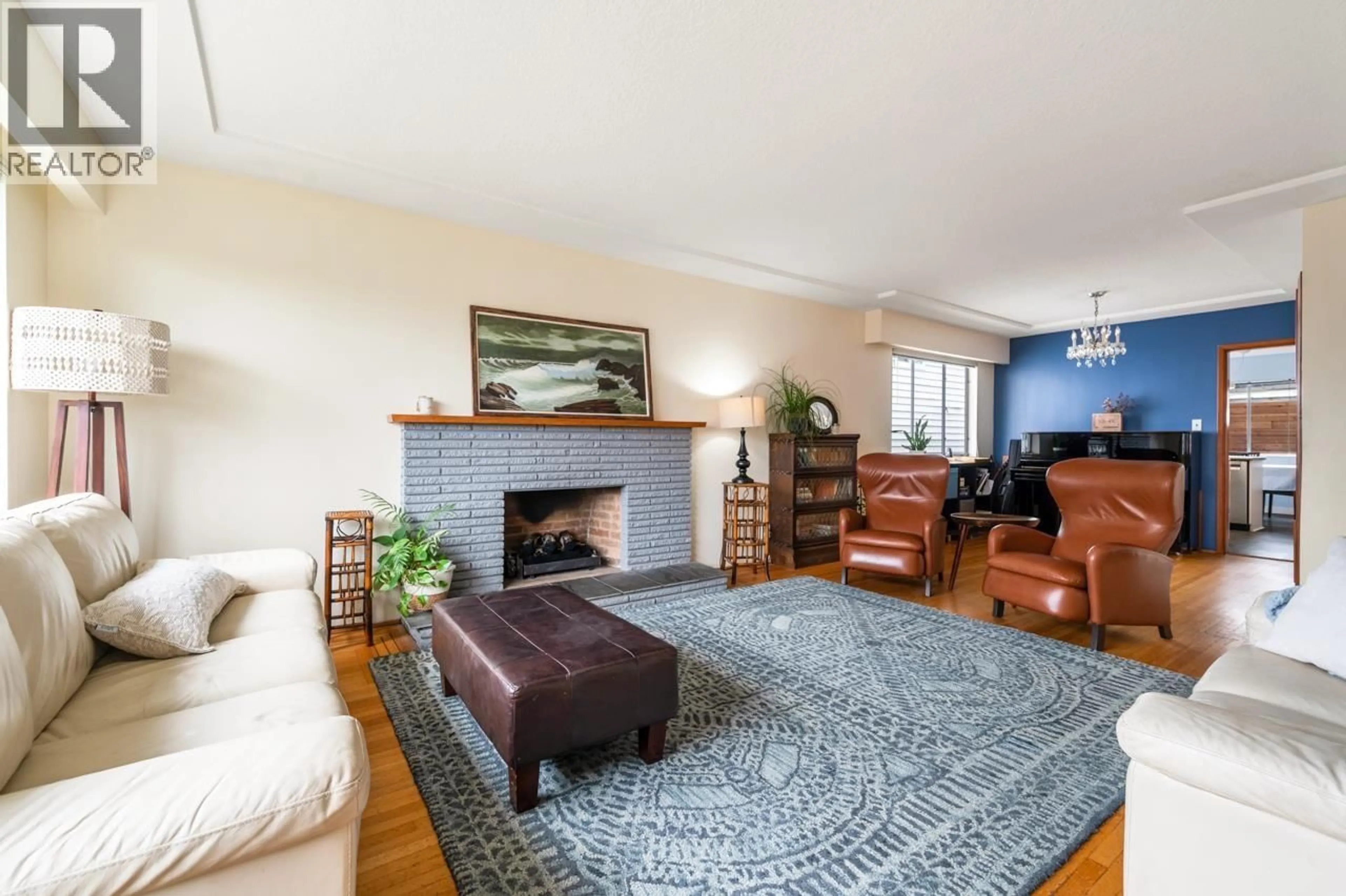 Living room with furniture, unknown for 3050 21ST AVENUE, Vancouver British Columbia V5M2W7