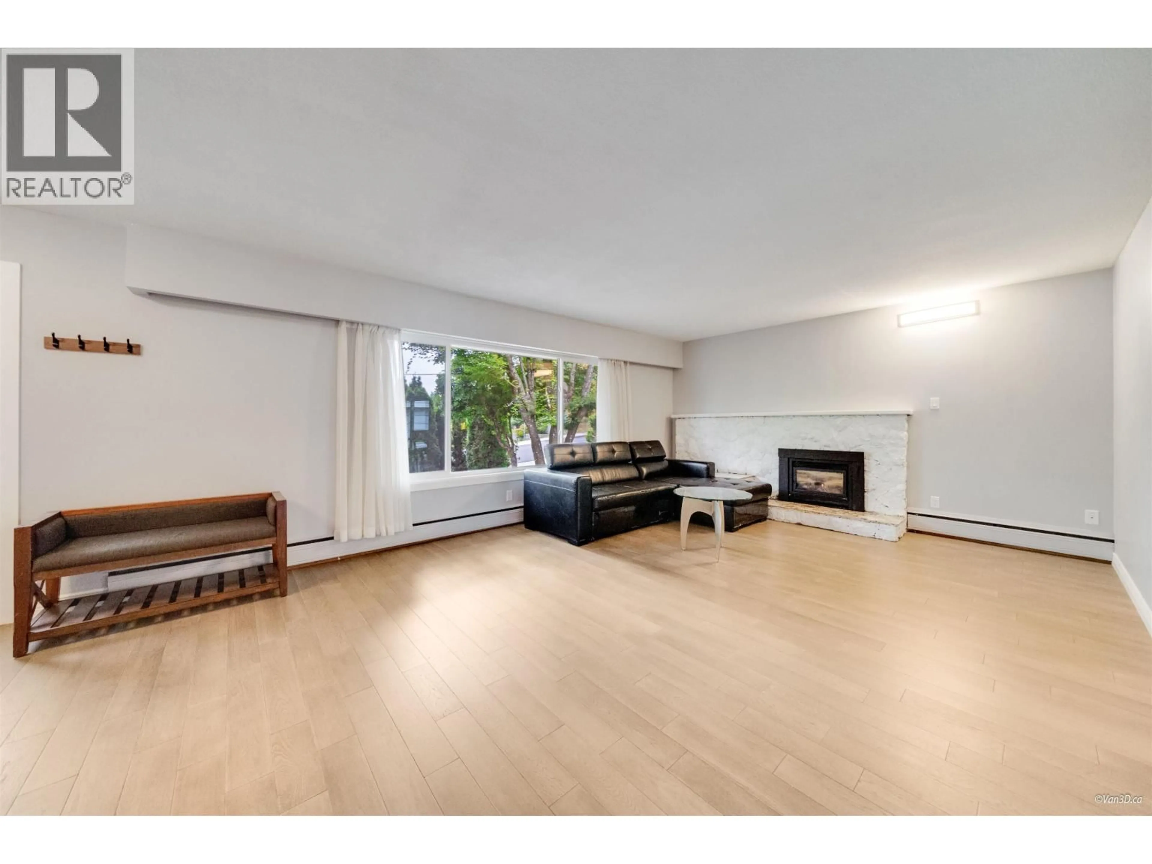 A pic of a room for 4366 GILPIN CRESCENT, Burnaby British Columbia V5G2K4