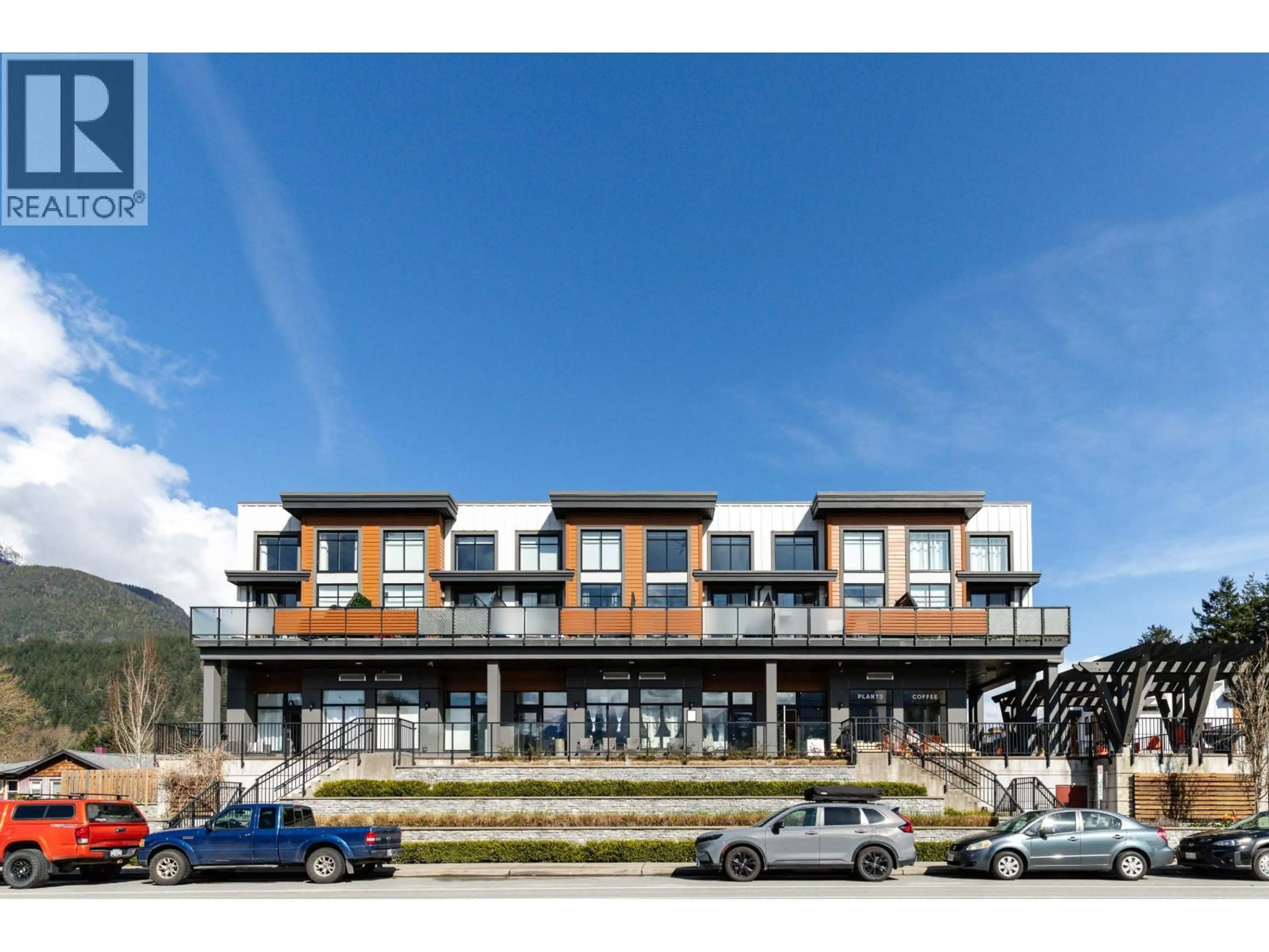 Unknown for 204 - 39767 GOVERNMENT ROAD, Squamish British Columbia V8B0Z1