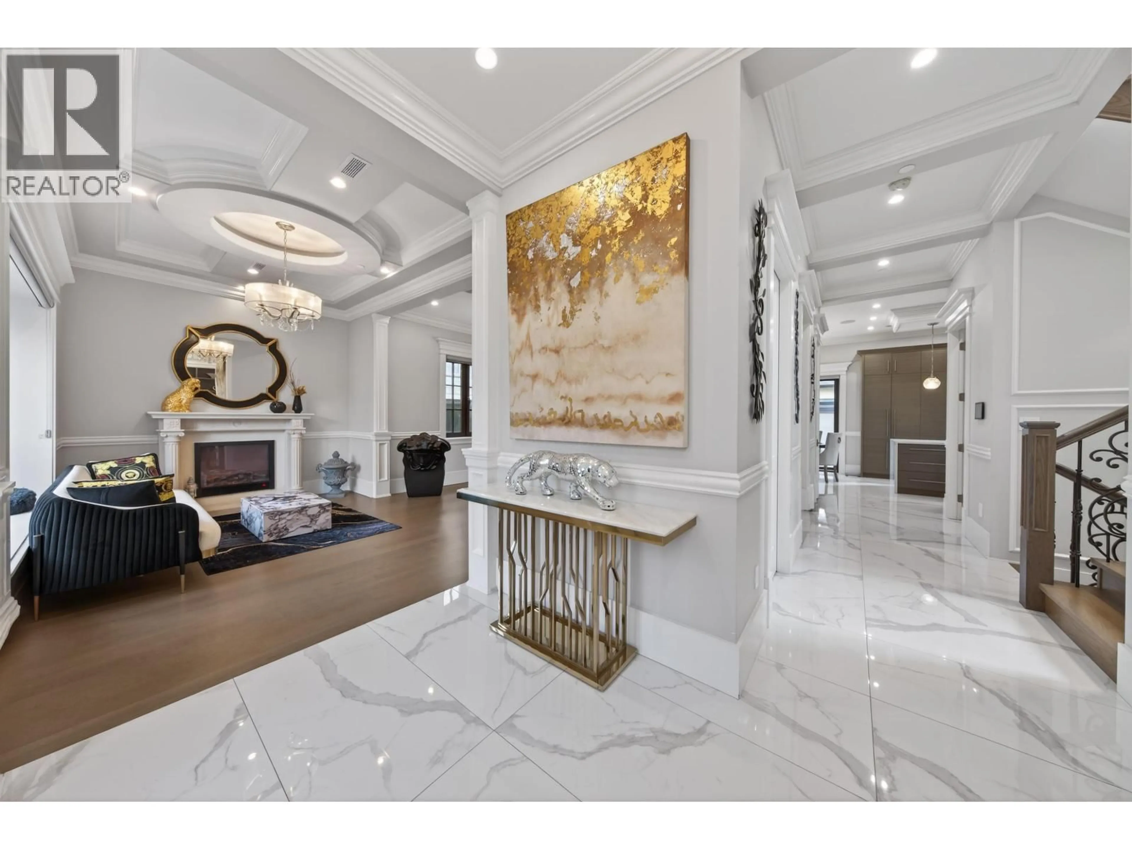 Indoor foyer for 2168 22ND AVENUE, Vancouver British Columbia V6L1L5