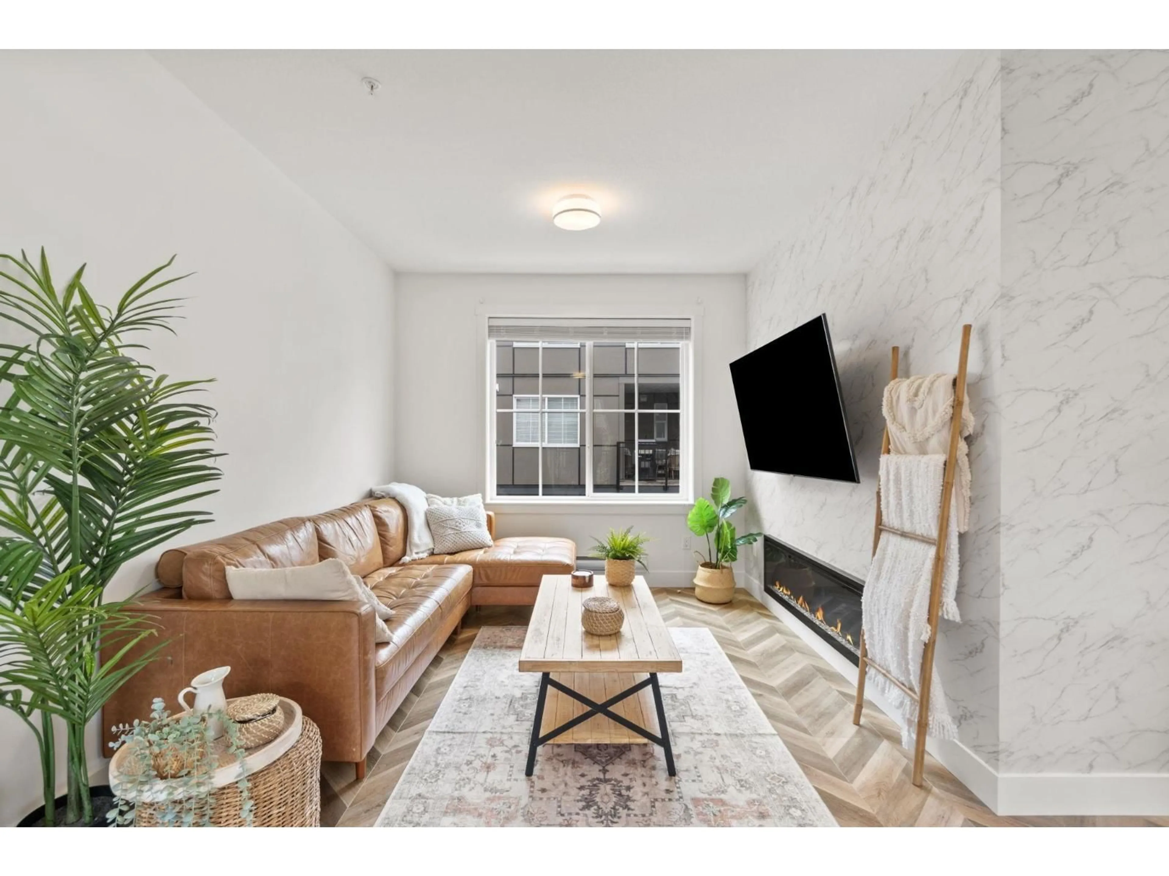 Living room with furniture, unknown for 29 - 8161 201 STREET, Langley British Columbia V2Y4J1