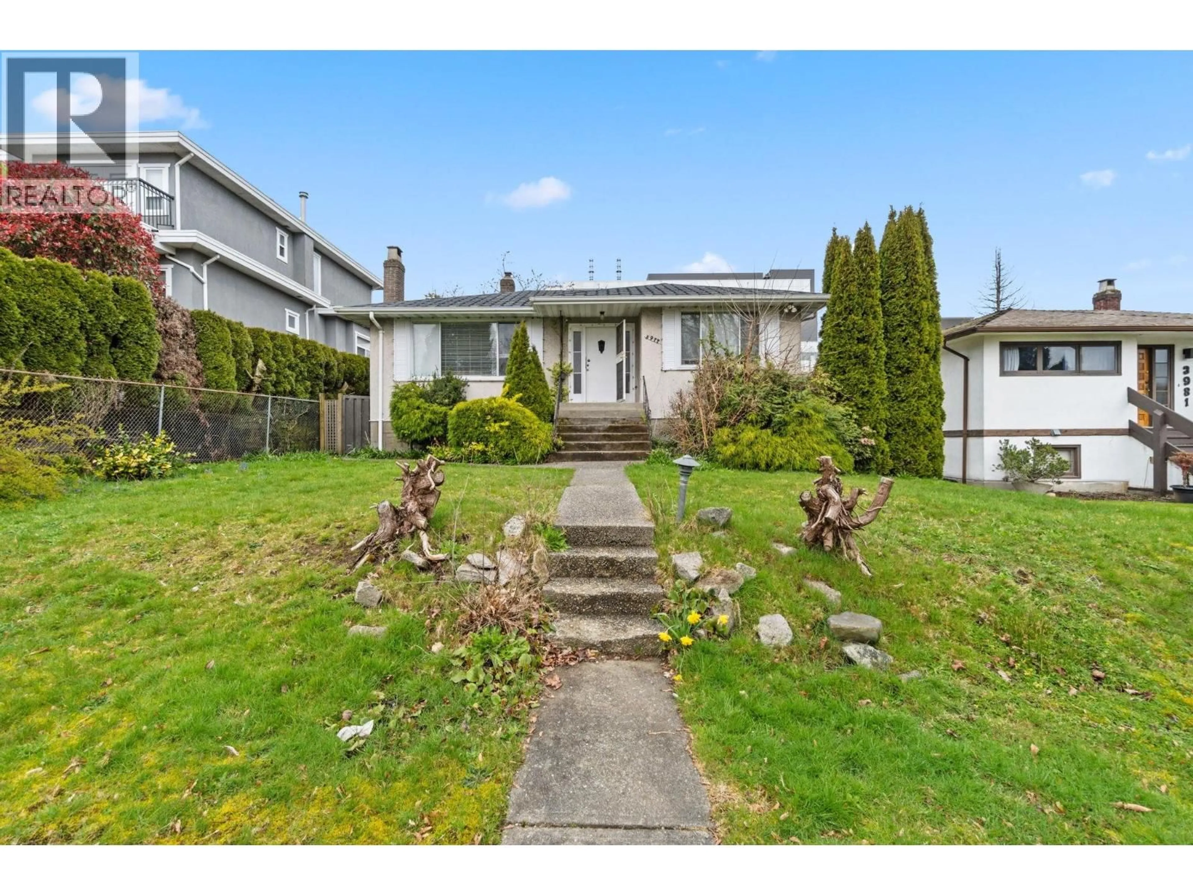 A pic from outside/outdoor area/front of a property/back of a property/a pic from drone, street for 3977 FOREST STREET, Burnaby British Columbia V5G1W7