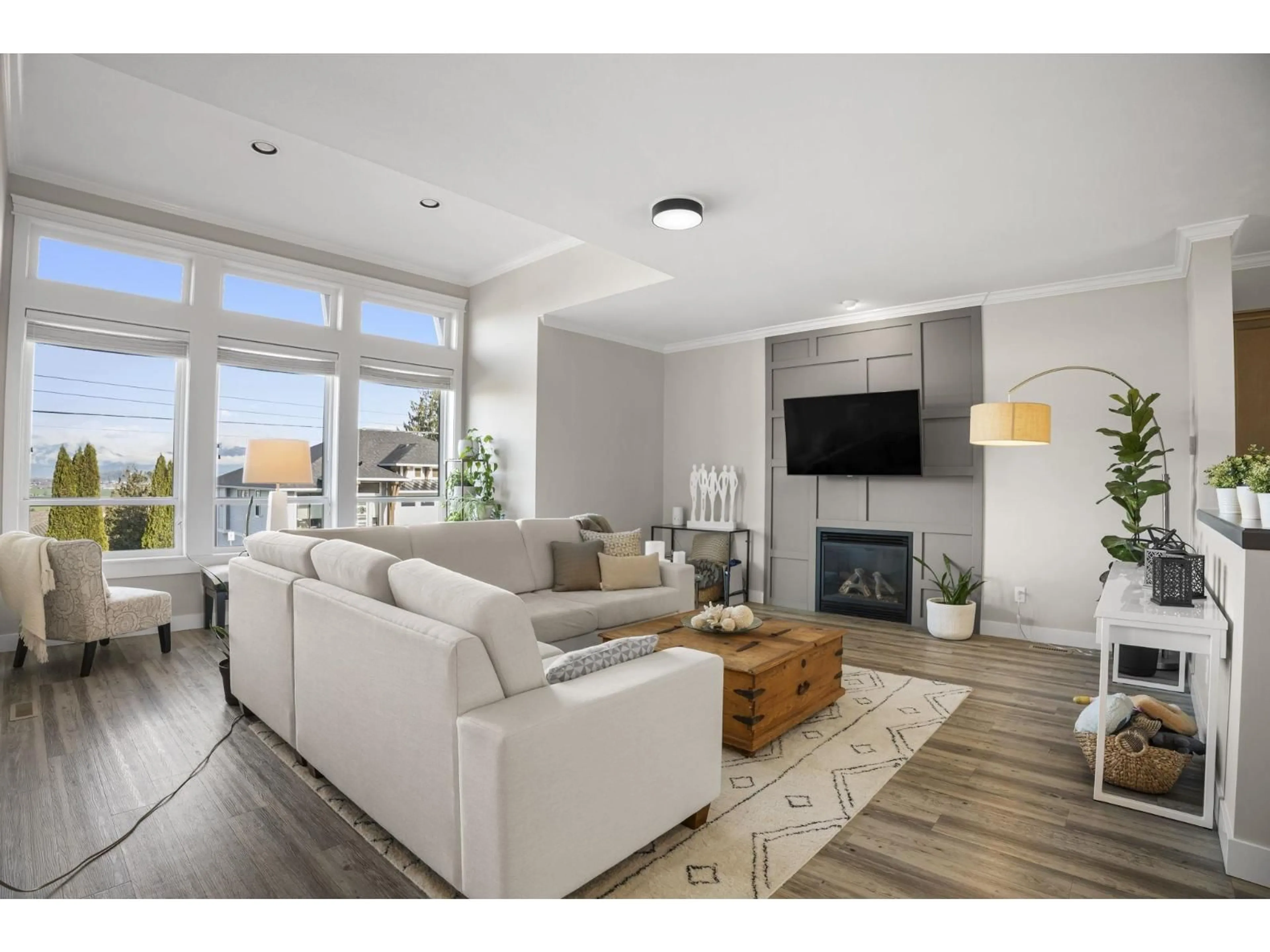 Living room with furniture, unknown for 46674 UPLANDS ROAD, Chilliwack British Columbia V2R4W2