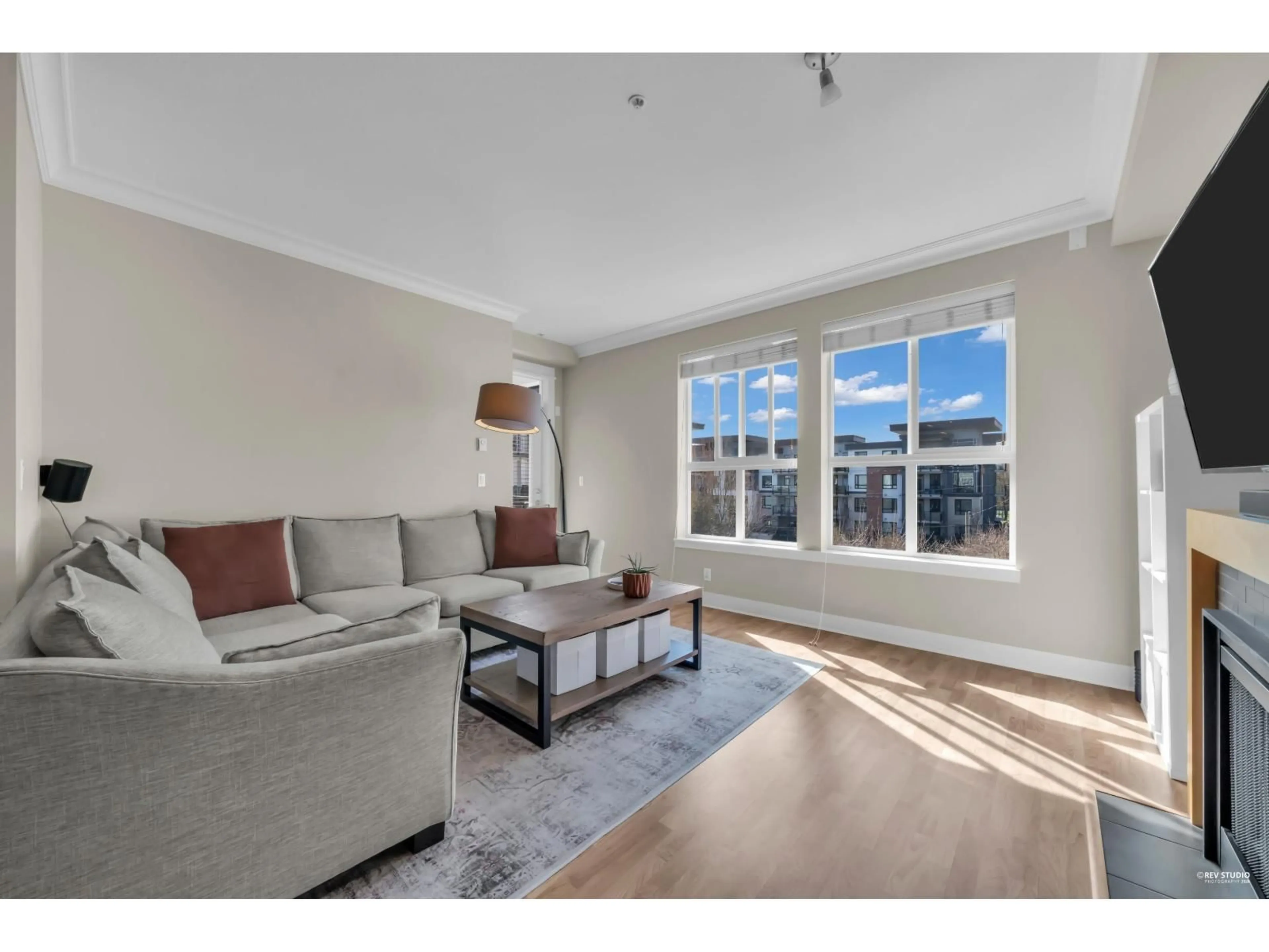 Living room with furniture, wood/laminate floor for 312 - 5430 201 STREET, Langley British Columbia V3A0A2