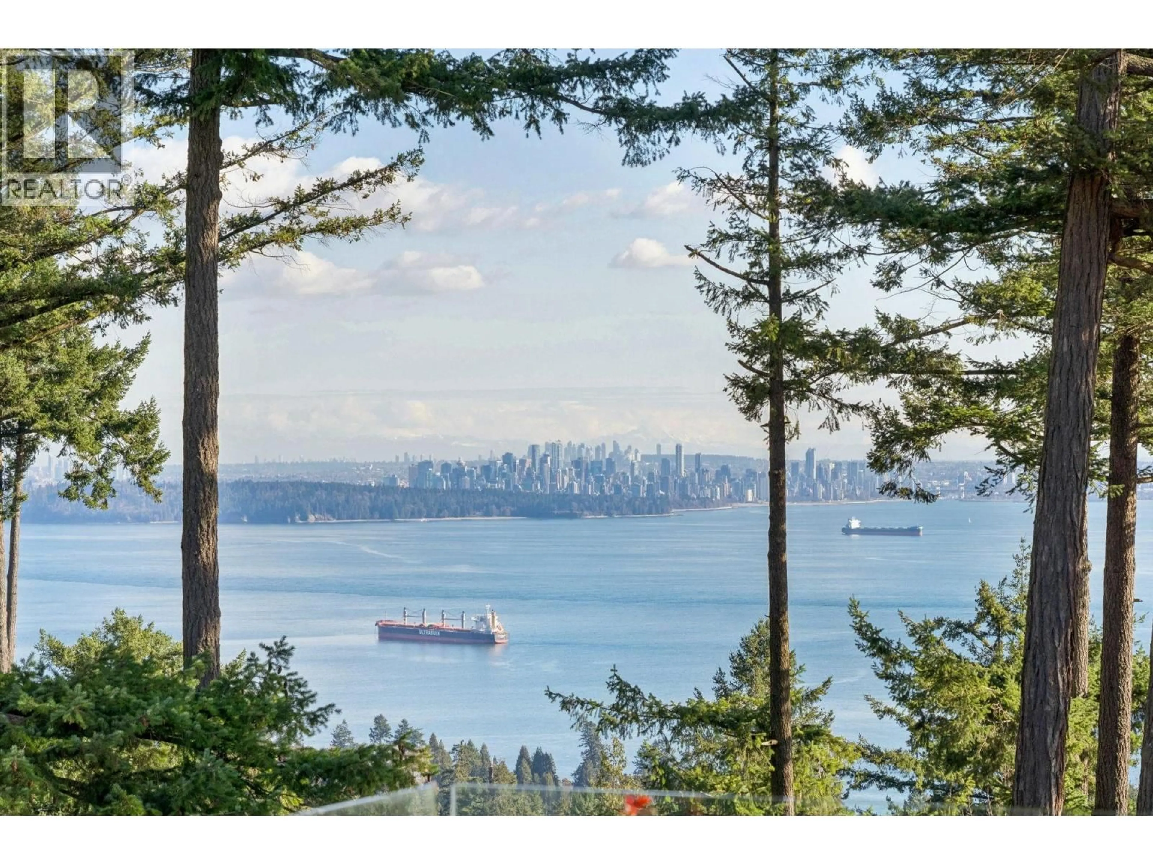 Blurry image for 7 - 5110 ALDERFEILD PLACE, West Vancouver British Columbia V7W2W7