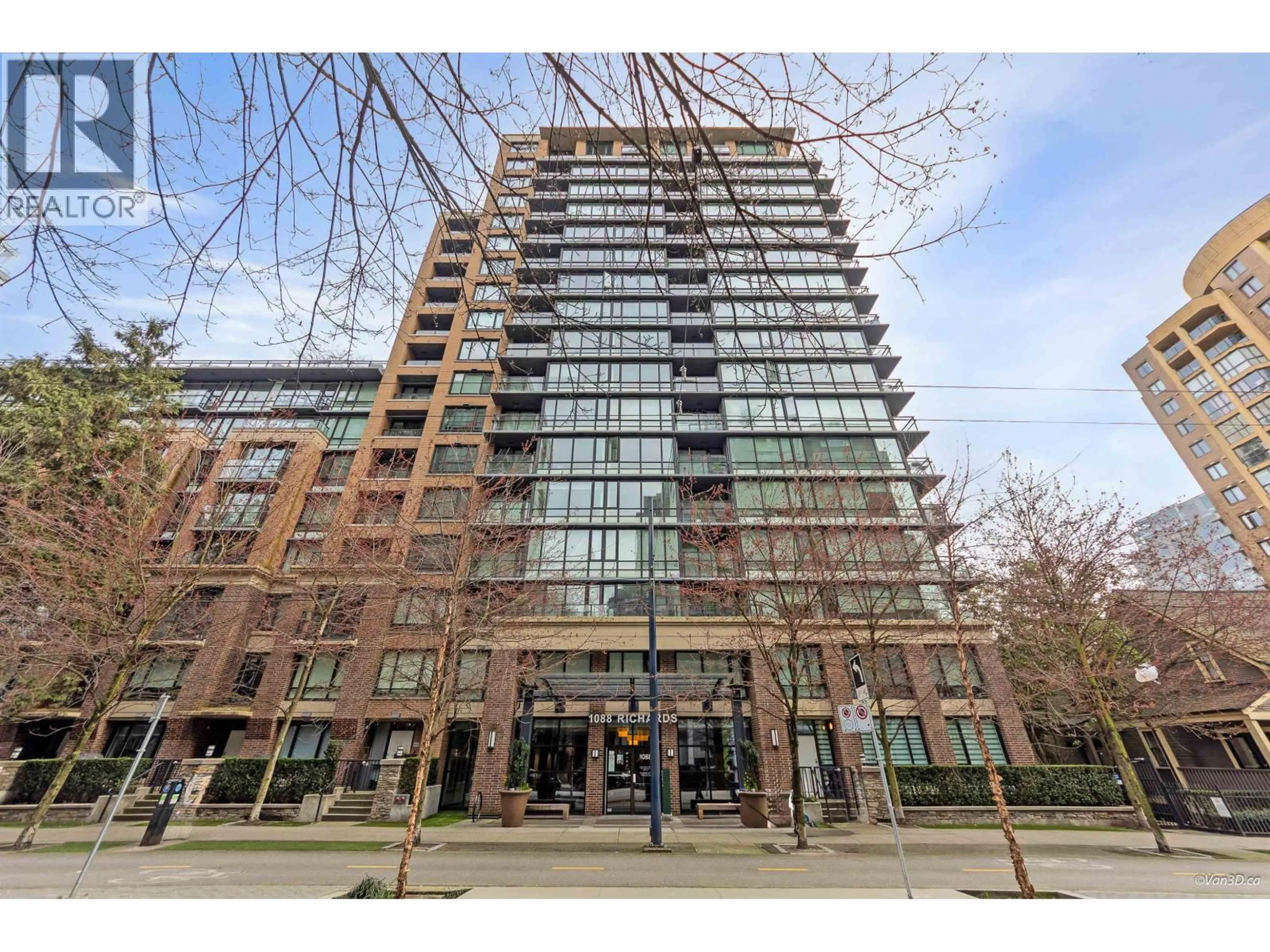 Indoor foyer for 213 - 1088 RICHARDS STREET, Vancouver British Columbia V6B0J8