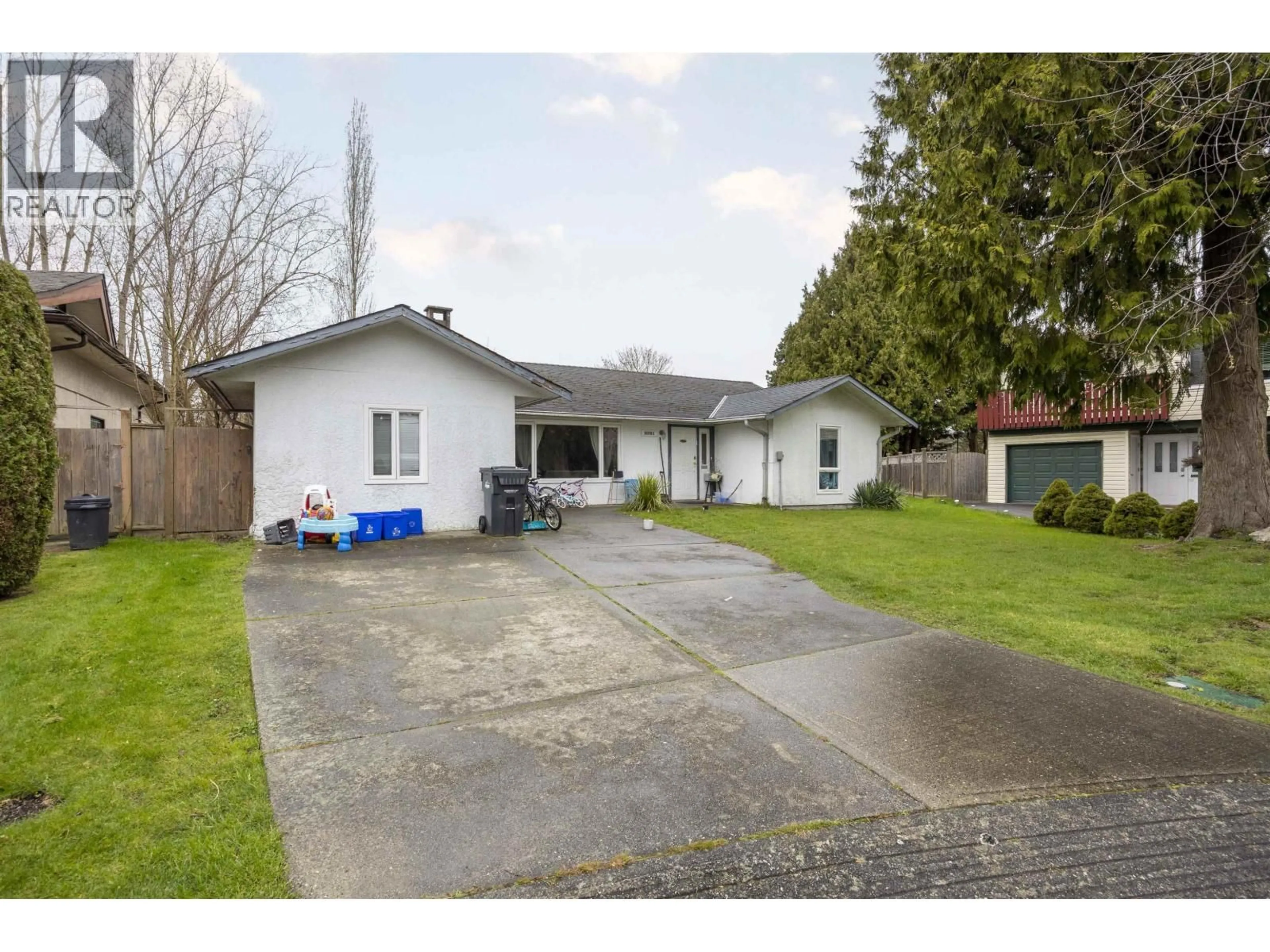 A pic from outside/outdoor area/front of a property/back of a property/a pic from drone, street for 9291 RYAN CRESCENT, Richmond British Columbia V7A2H1