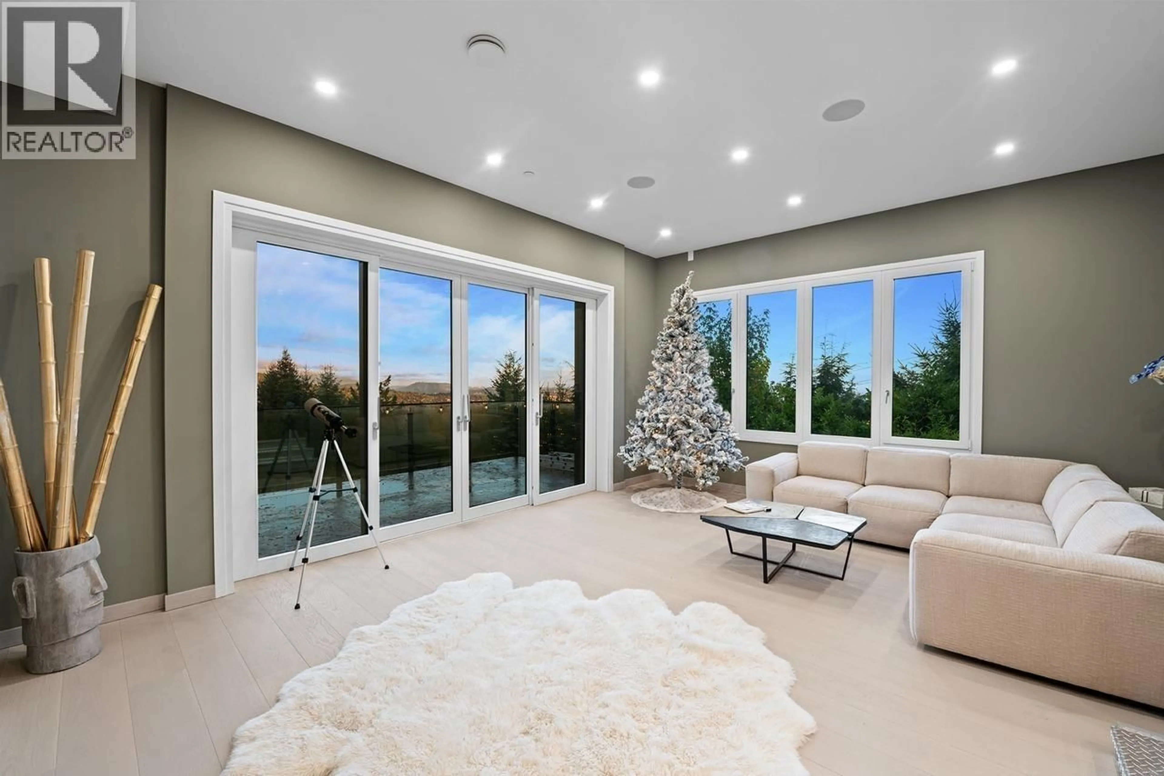 Unknown for 592 CRAIGMOHR DRIVE, West Vancouver British Columbia V7S1X2