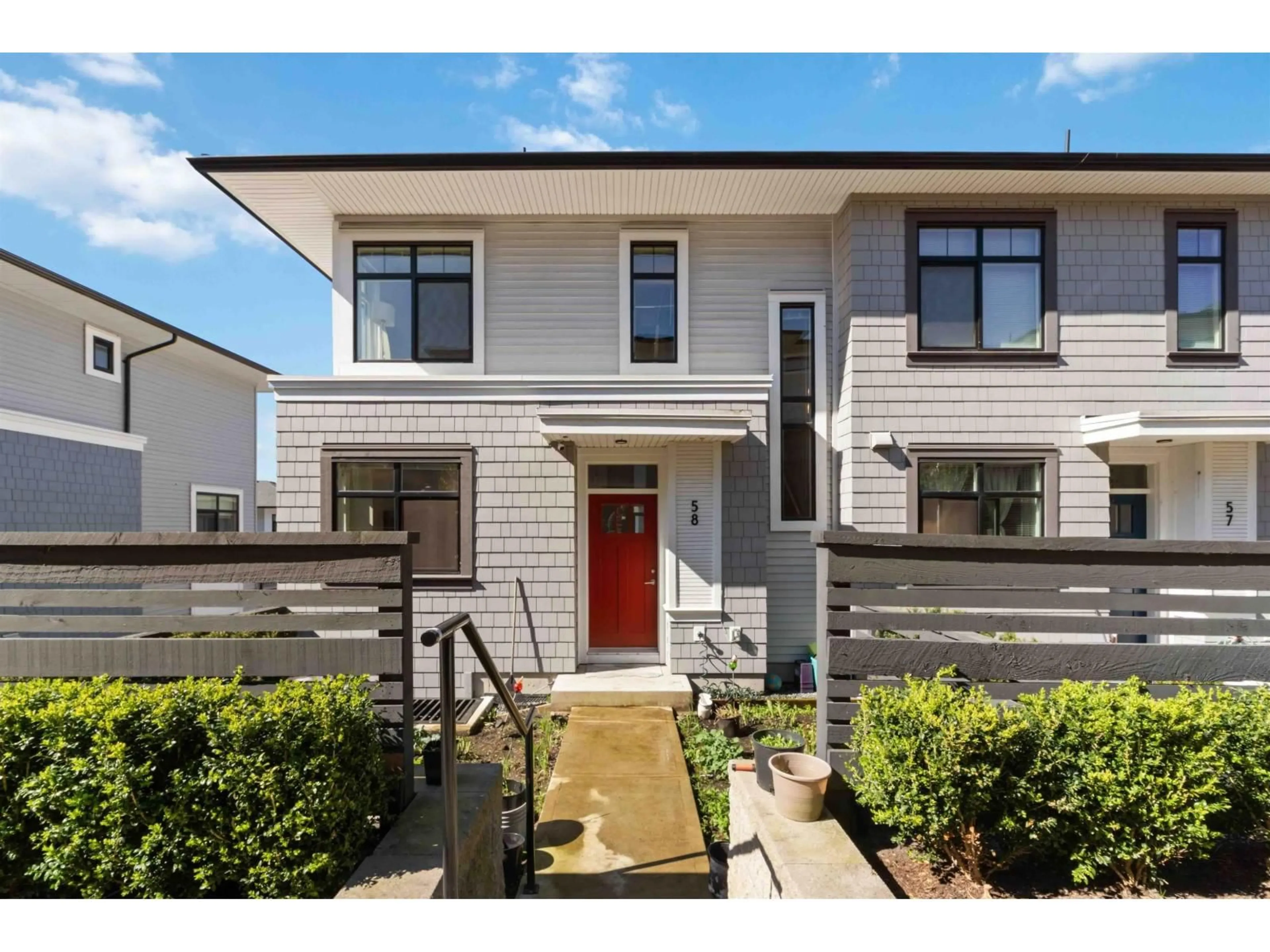 Home with vinyl exterior material, street for 58 - 15255 SITKA DRIVE, Surrey British Columbia V3S0B1