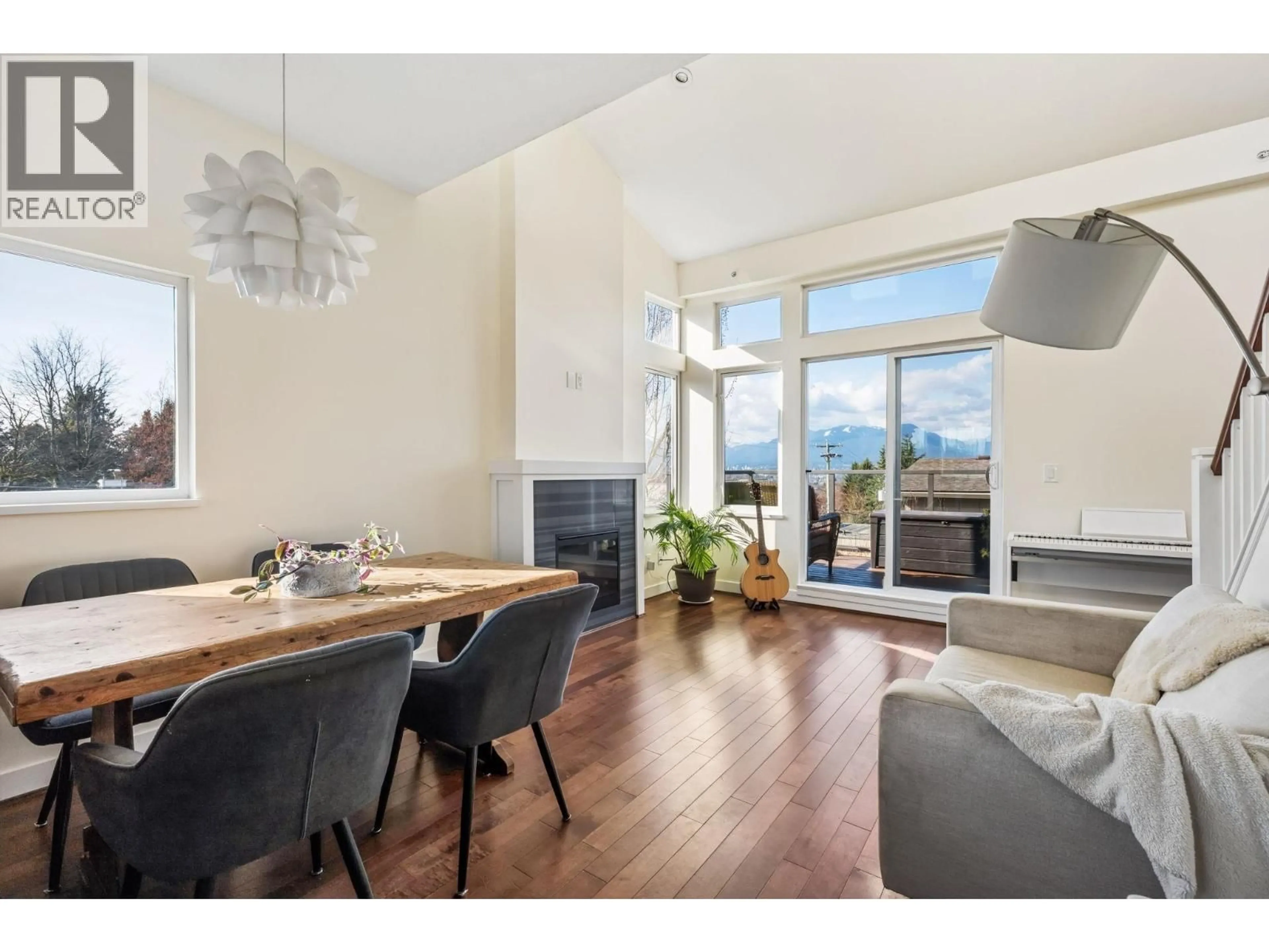 Unknown for 18 - 3788 LAUREL STREET, Burnaby British Columbia V5G1M7