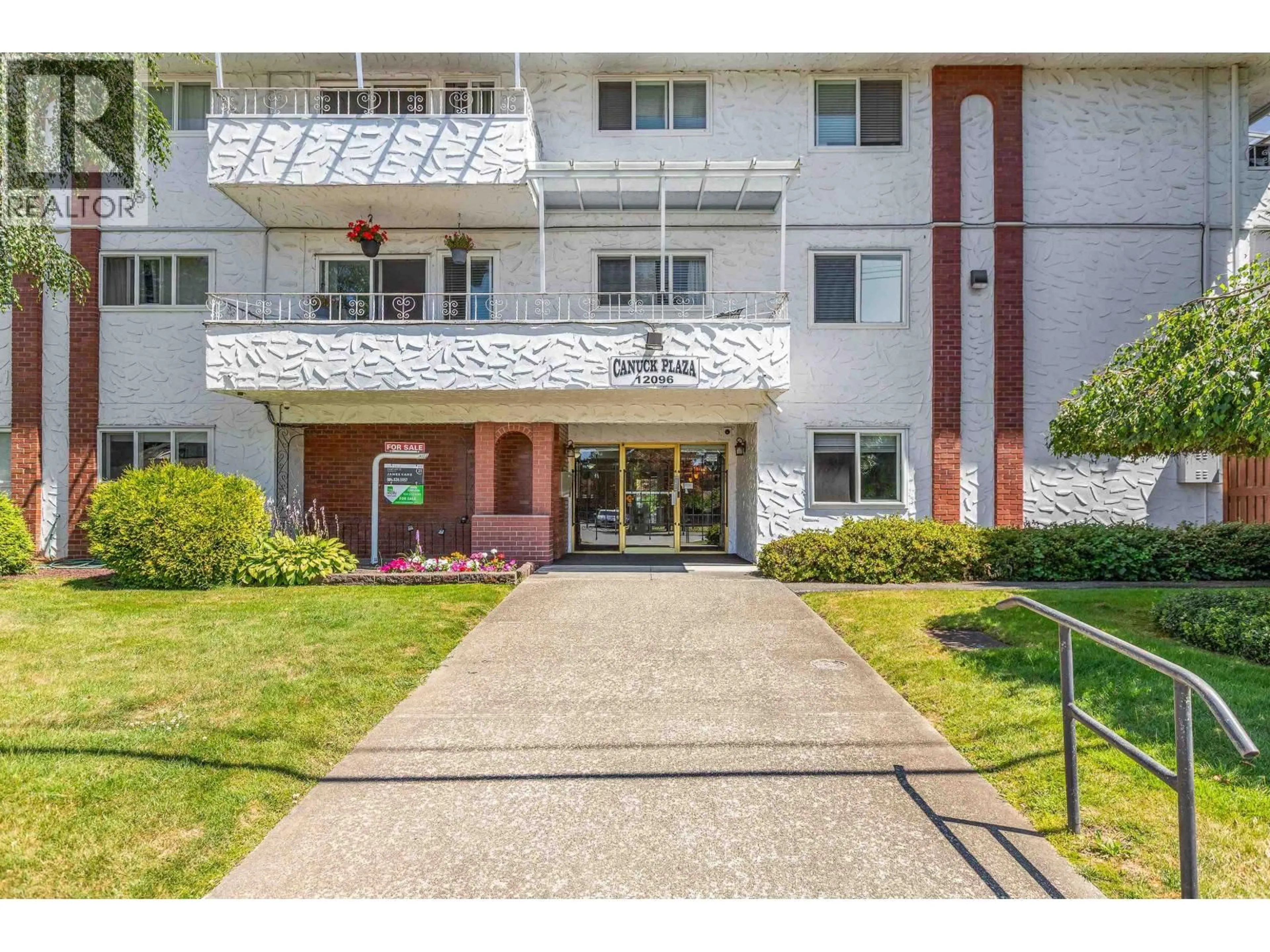 Indoor foyer for 107 - 12096 222 STREET, Maple Ridge British Columbia V2X5W1