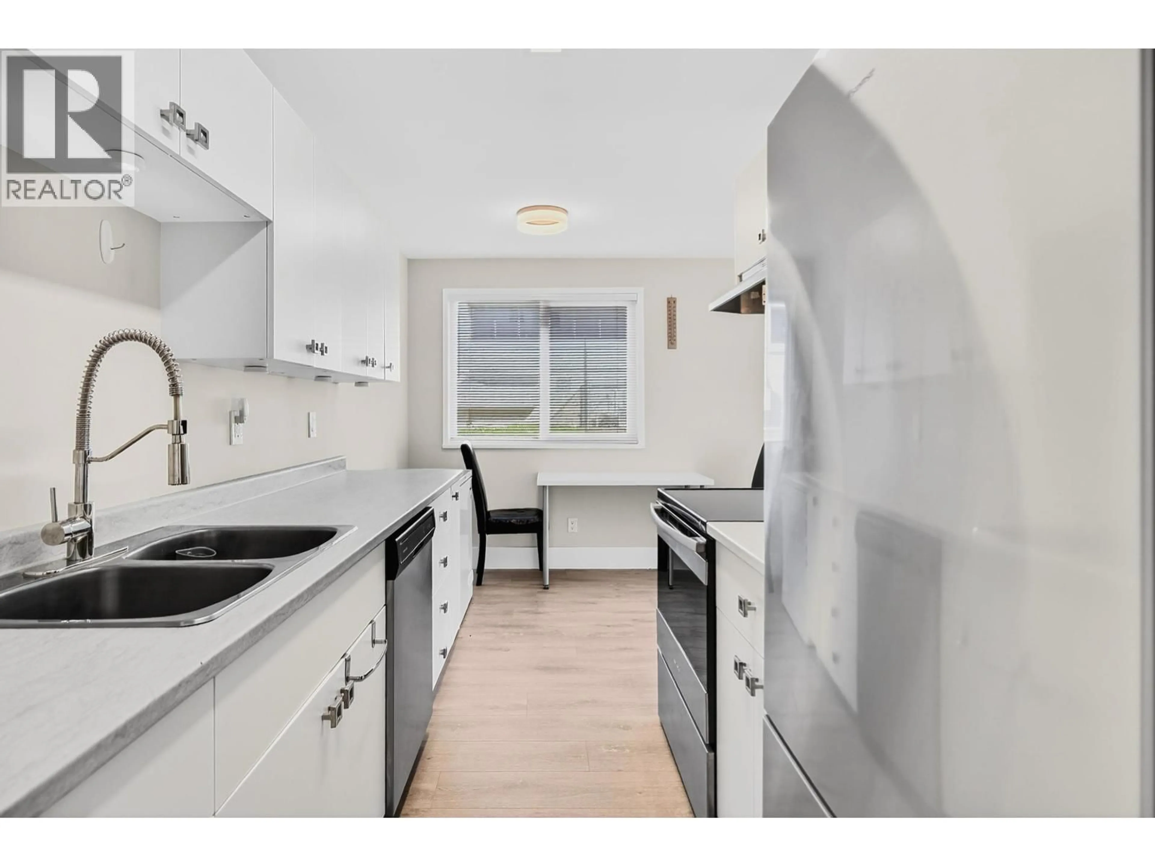 Standard kitchen, ceramic/tile floor for 107 - 12096 222 STREET, Maple Ridge British Columbia V2X5W1