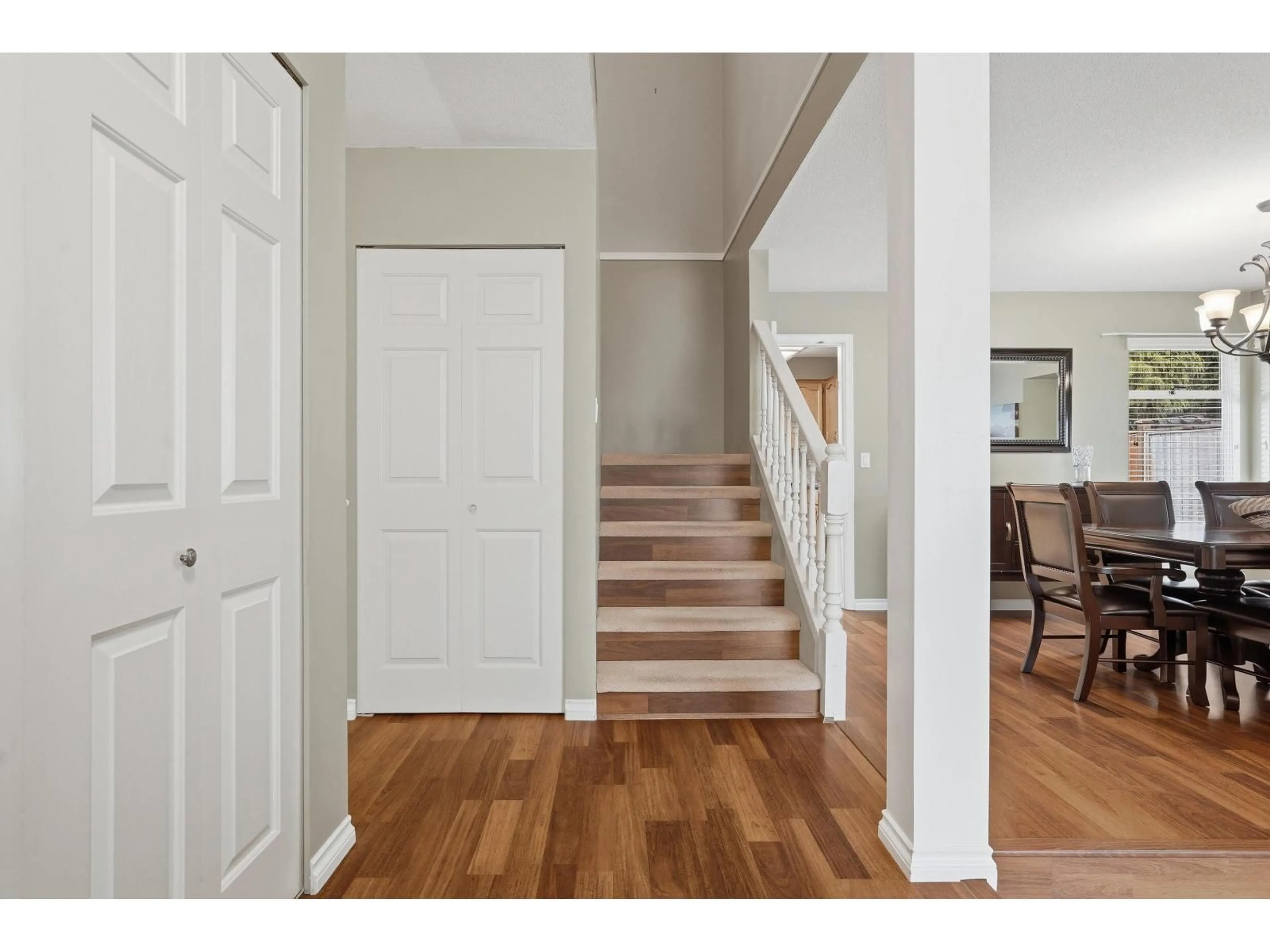 Indoor entryway for 12316 SOUTHPARK CRESCENT, Surrey British Columbia V3X2C1