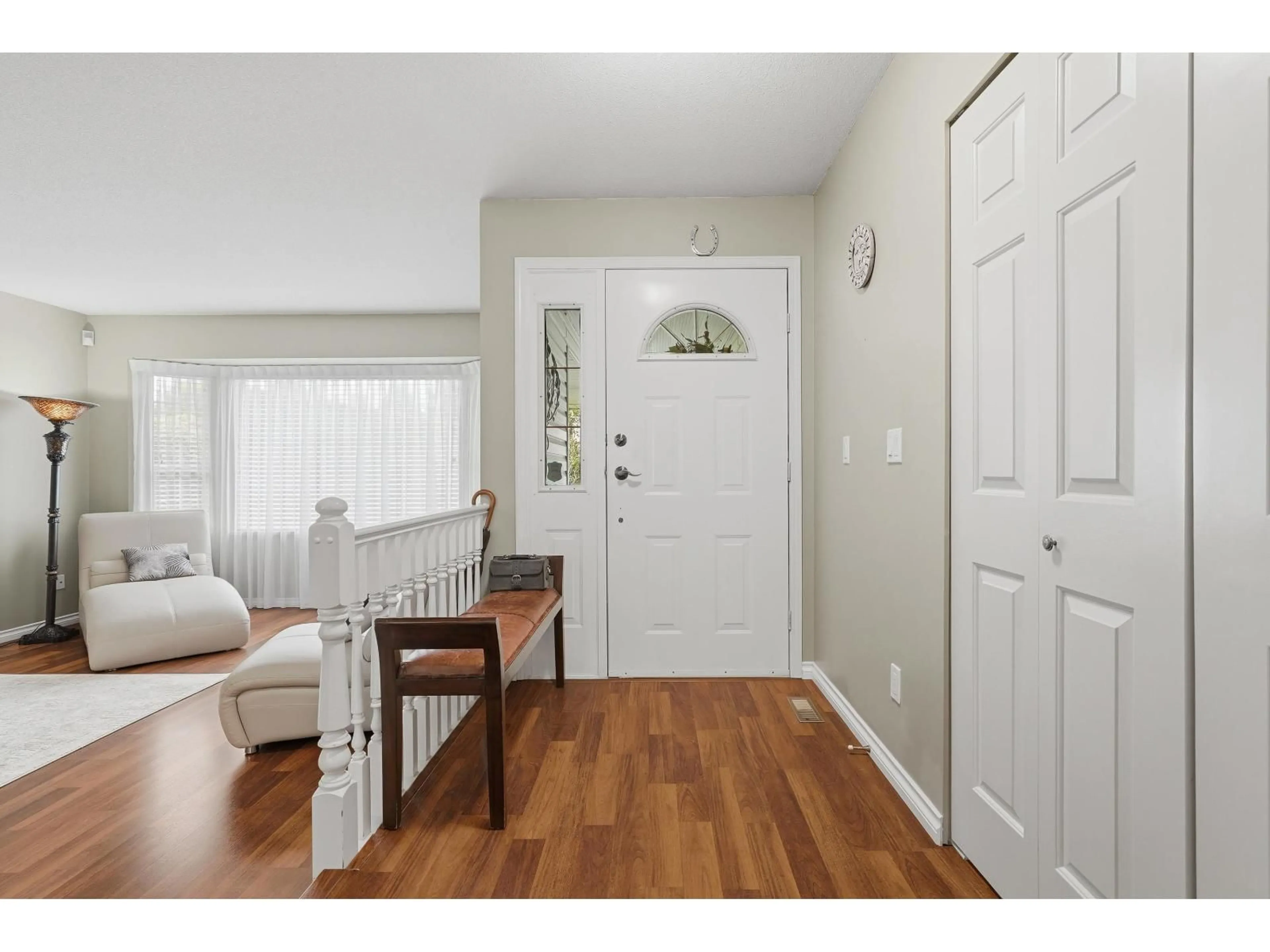 Indoor entryway for 12316 SOUTHPARK CRESCENT, Surrey British Columbia V3X2C1