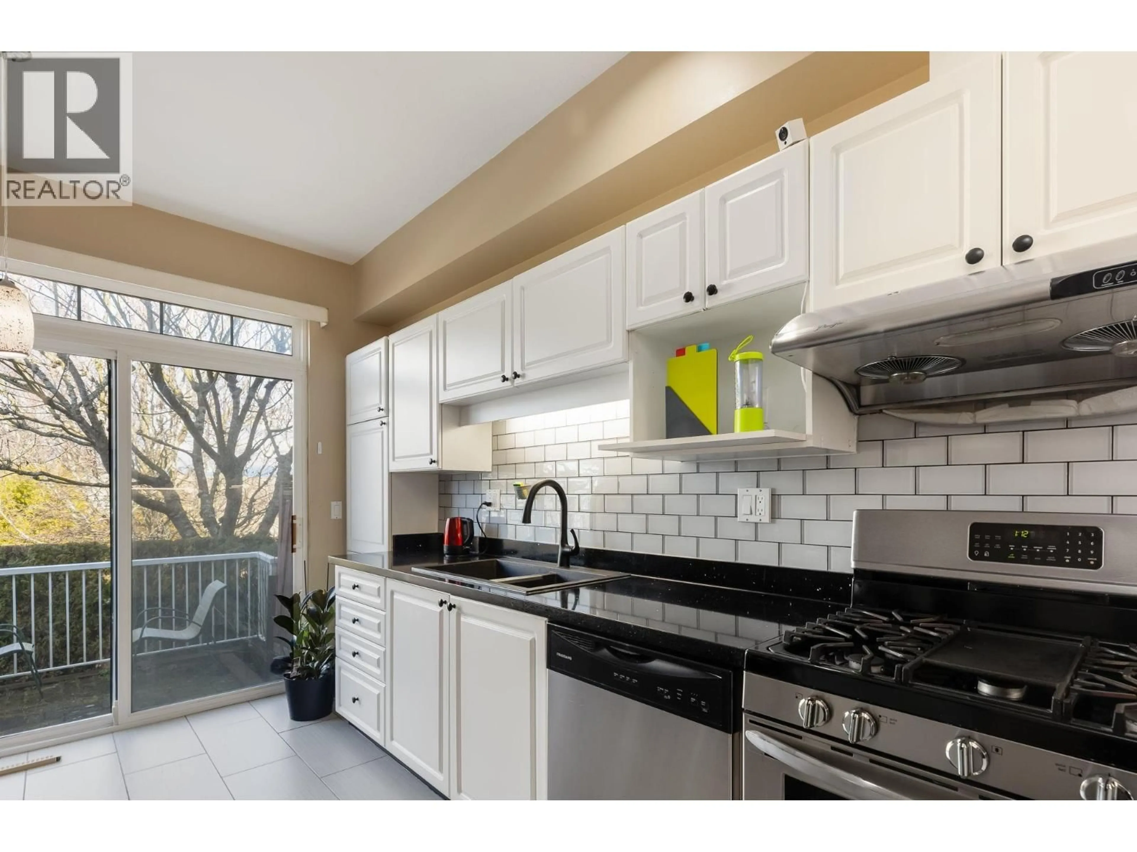 Open concept kitchen, ceramic/tile floor for 43 - 5840 DOVER CRESCENT, Richmond British Columbia V7C5P4