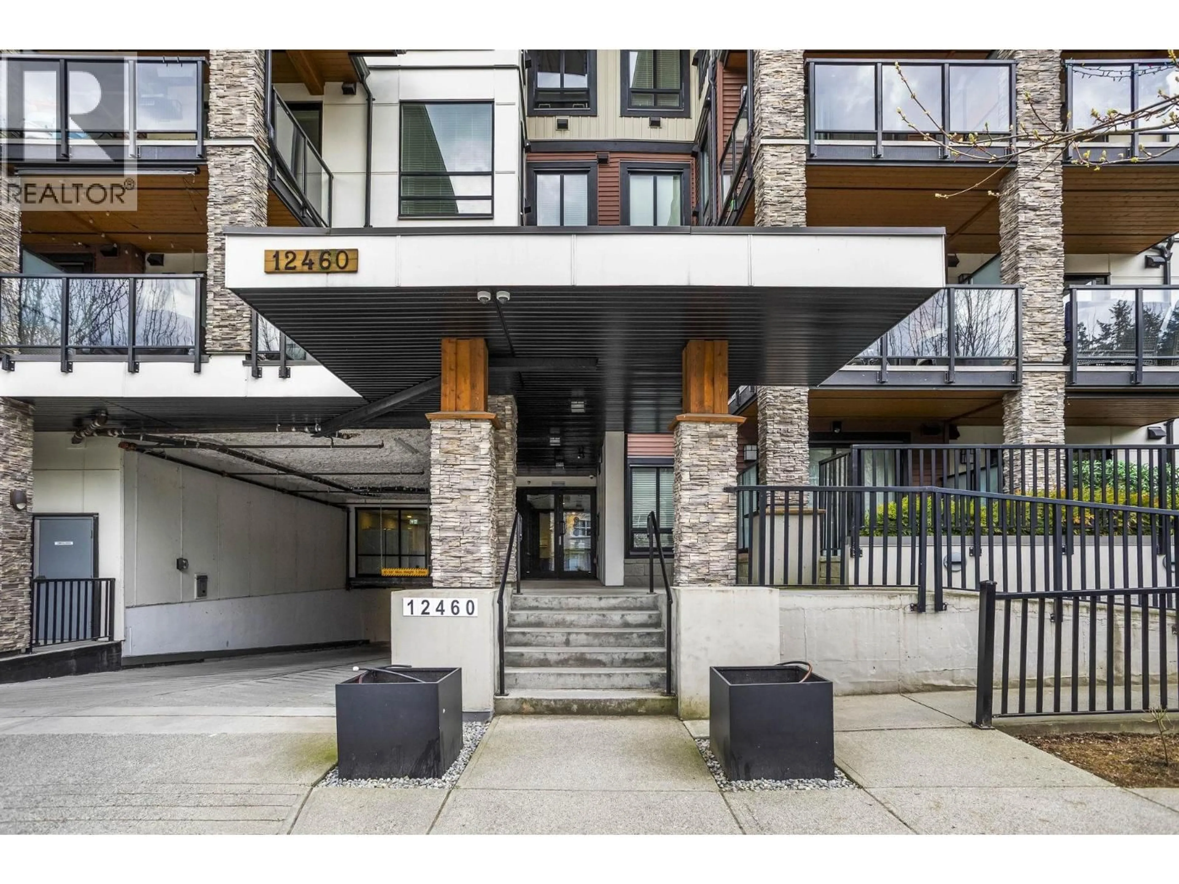 Indoor entryway for 402 - 12460 191 STREET, Pitt Meadows British Columbia V3Y2J2