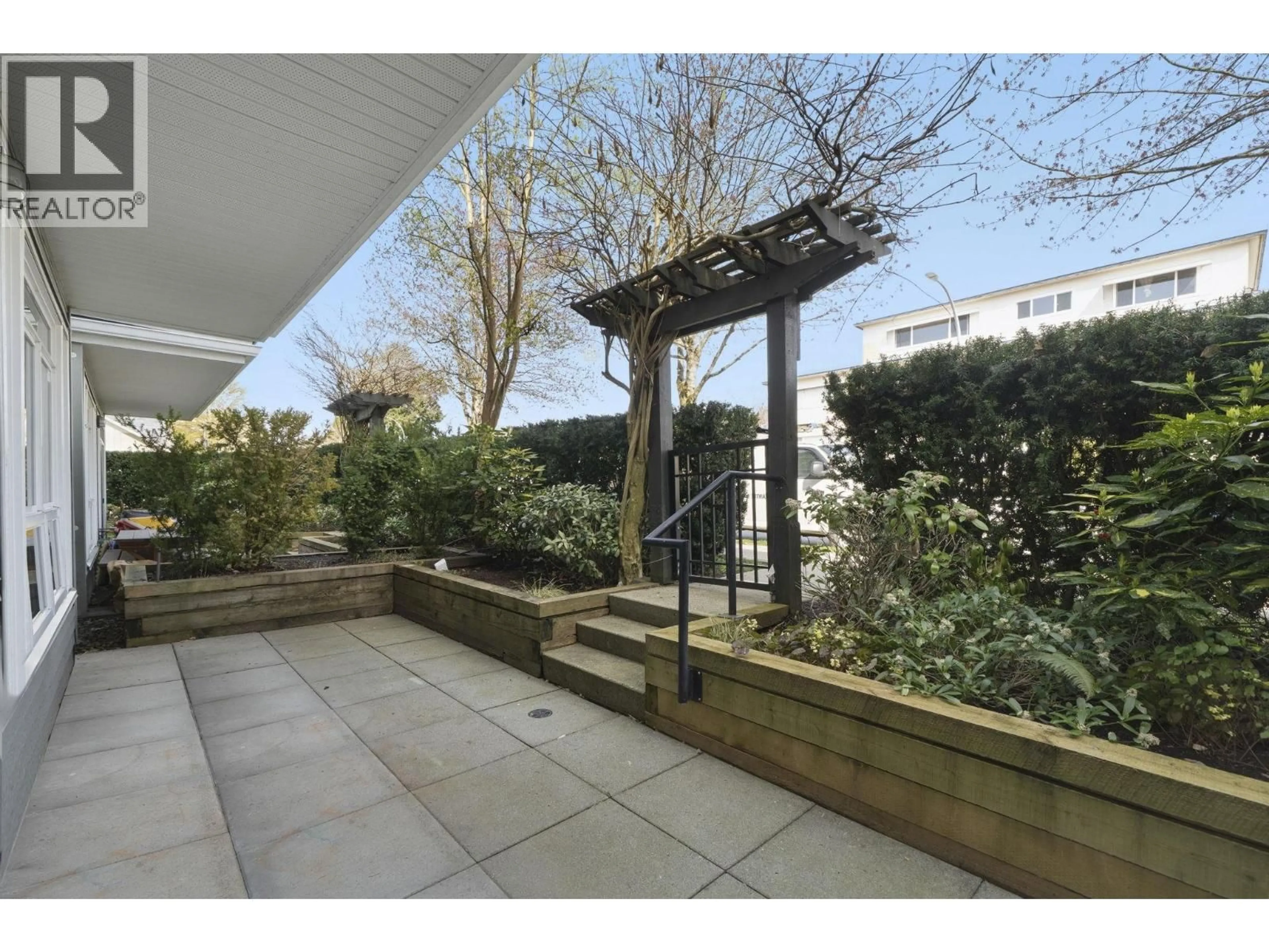 Patio, street for 4 - 1203 MADISON AVENUE, Burnaby British Columbia V5C6R9