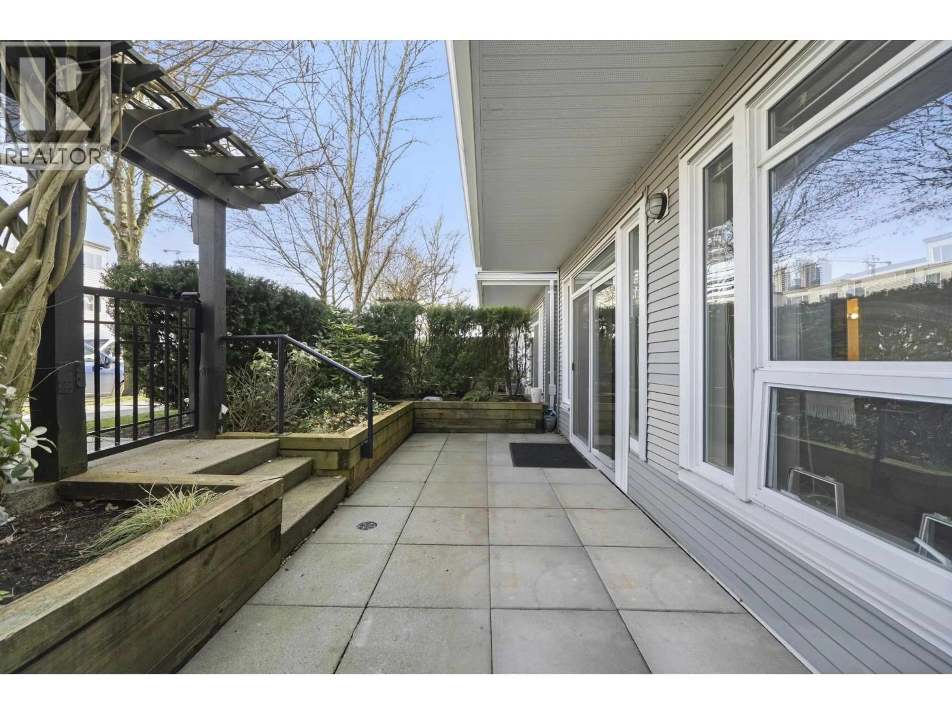 Patio, street for 4 - 1203 MADISON AVENUE, Burnaby British Columbia V5C6R9