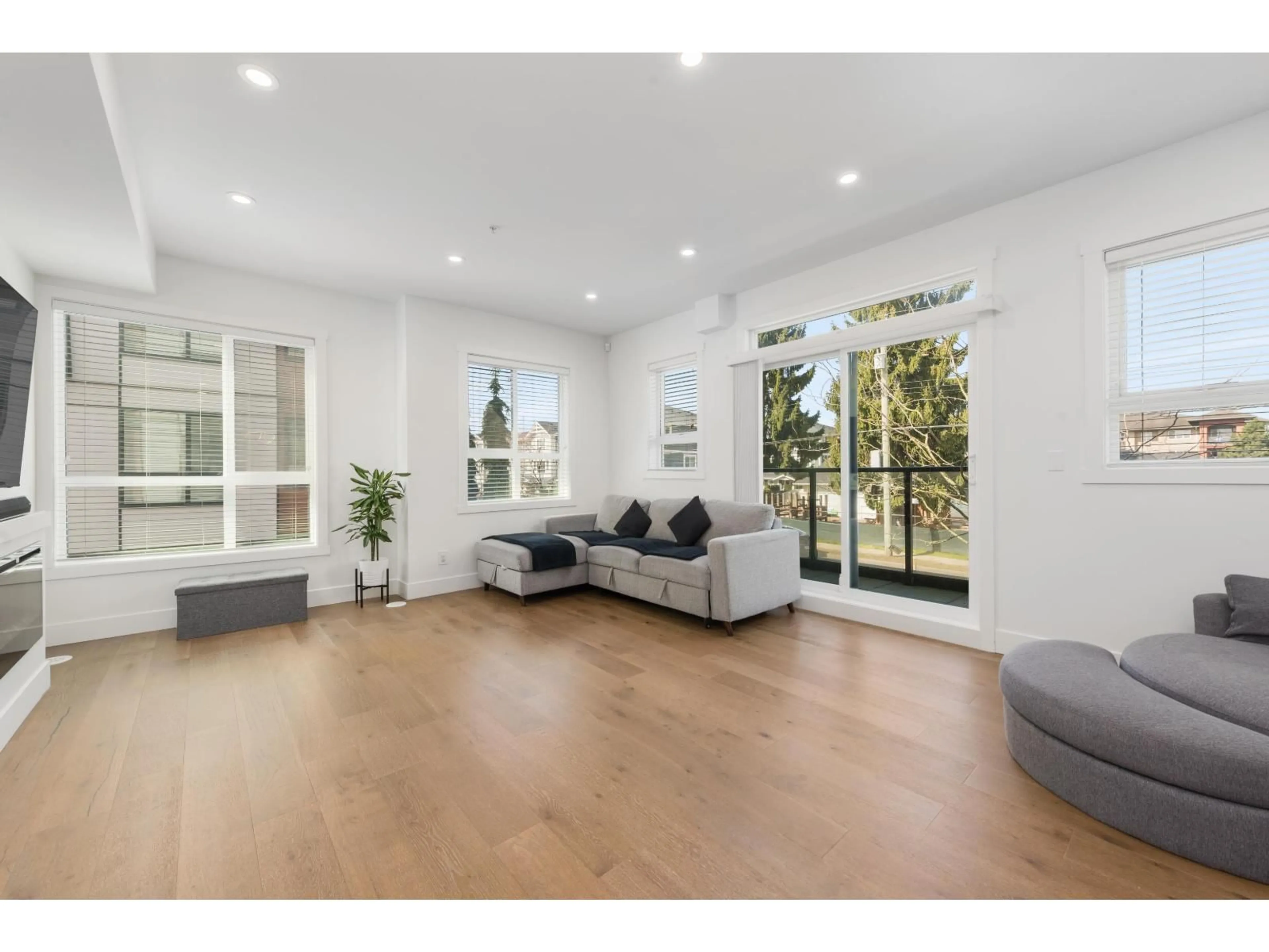 Unknown for 9 - 19790 55A AVENUE, Langley British Columbia V3A0K6