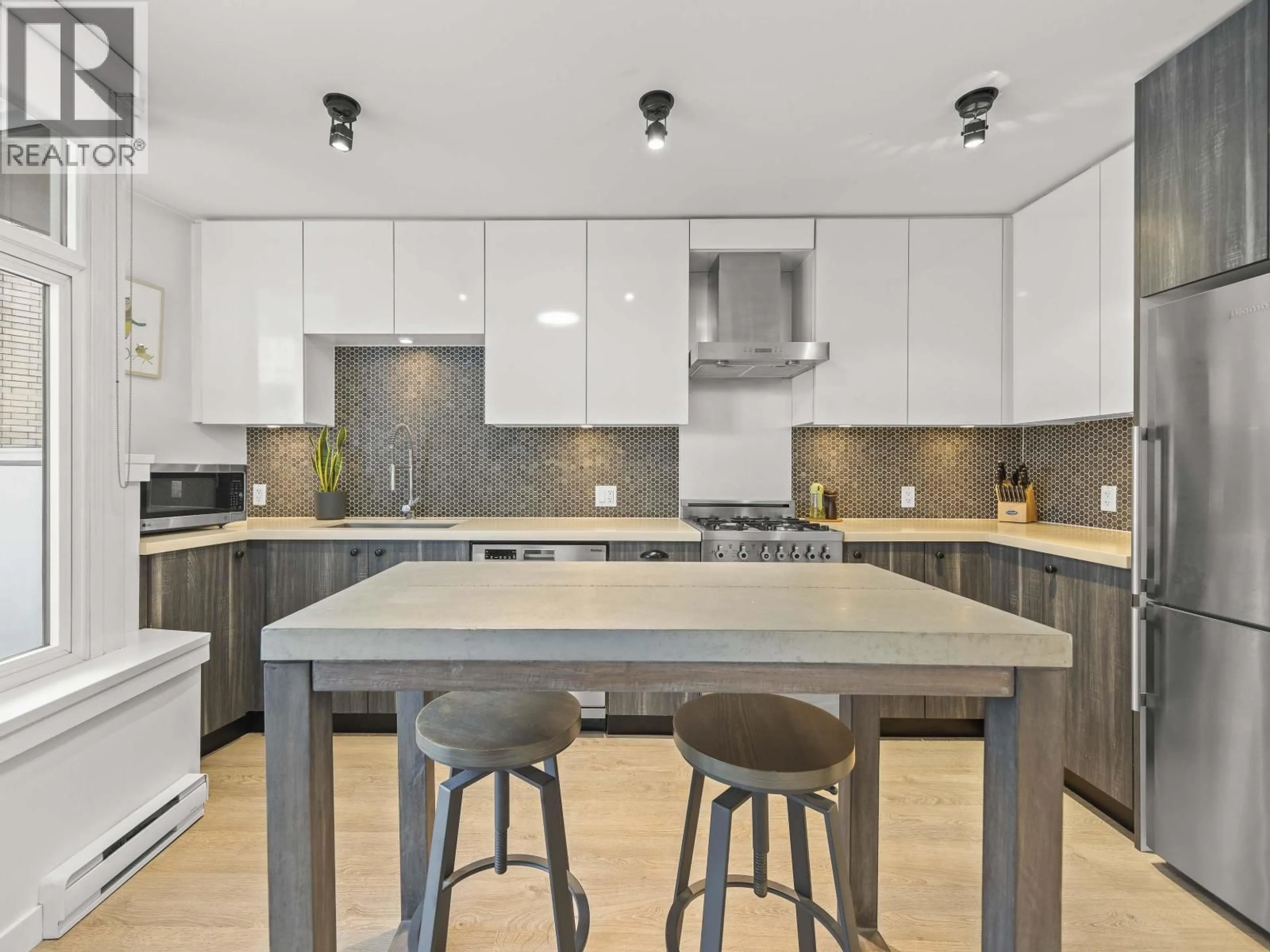 Contemporary kitchen, unknown for 502 - 311 6TH AVENUE, Vancouver British Columbia V5T1J9