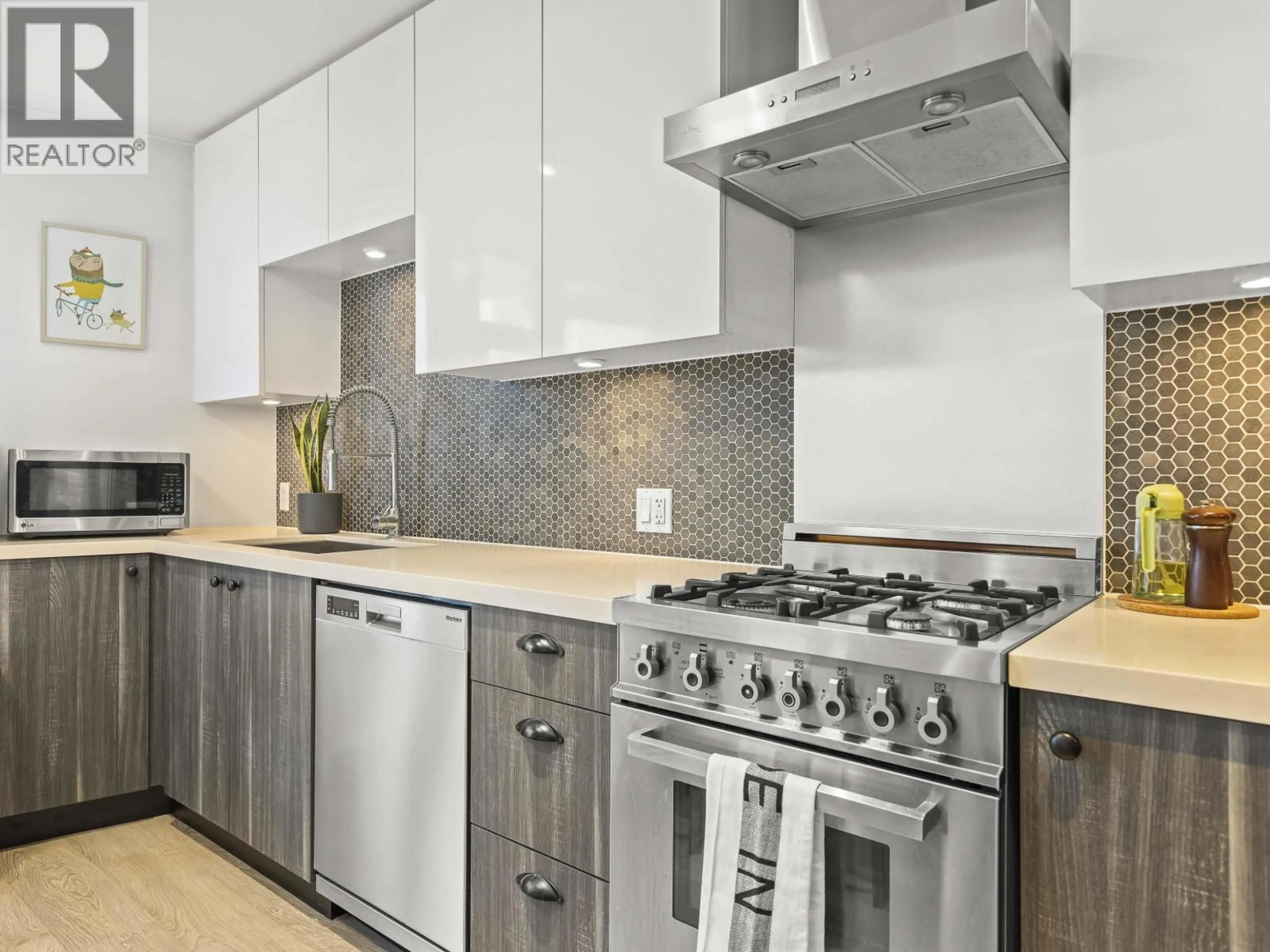 Contemporary kitchen, unknown for 502 - 311 6TH AVENUE, Vancouver British Columbia V5T1J9