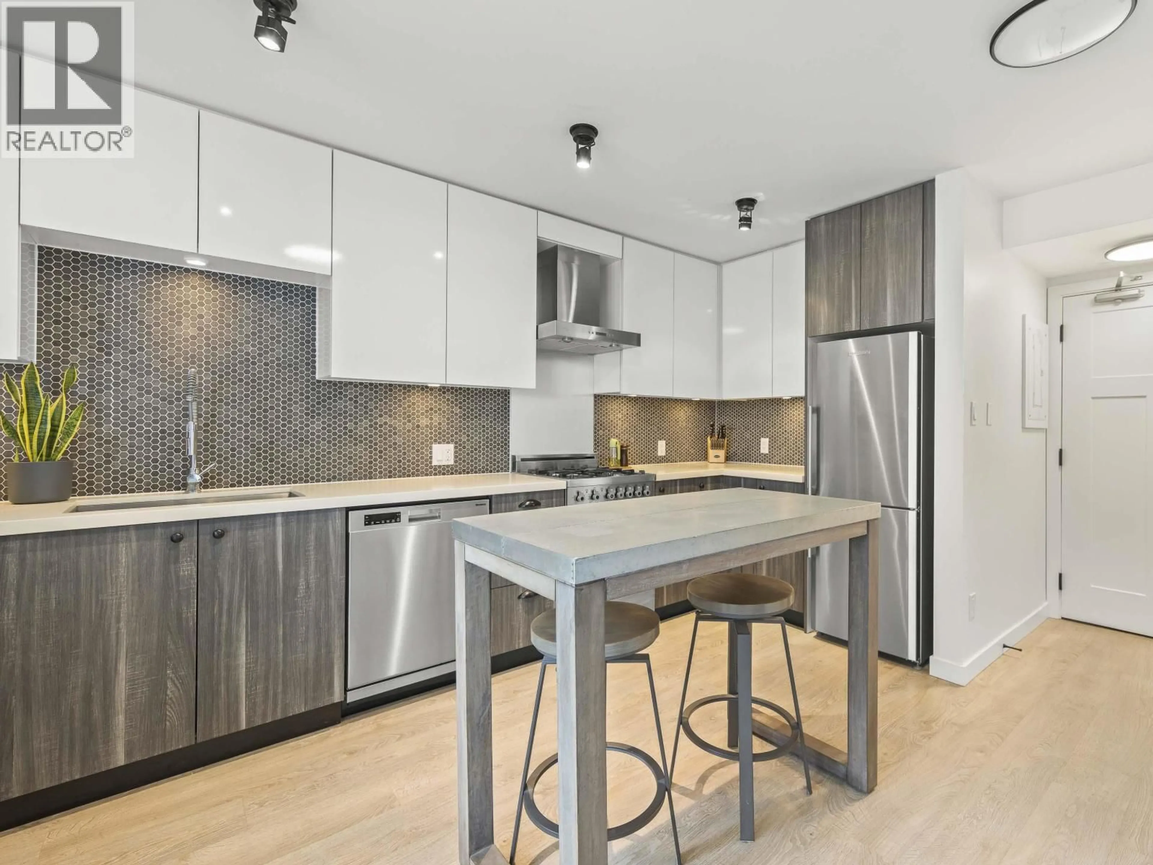 Contemporary kitchen, unknown for 502 - 311 6TH AVENUE, Vancouver British Columbia V5T1J9