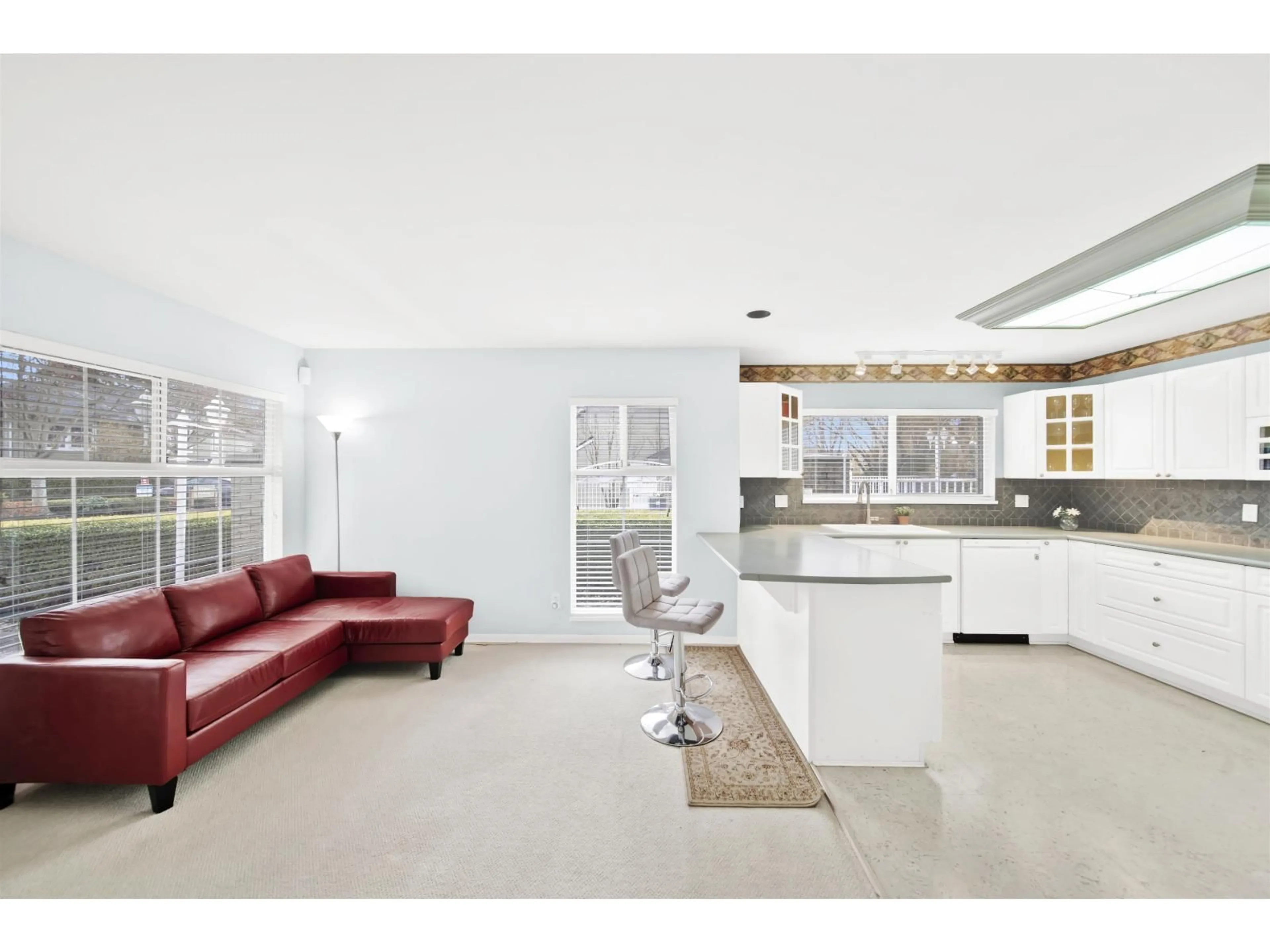 Open concept kitchen, ceramic/tile floor for 54 - 8428 VENTURE WAY, Surrey British Columbia V4N0W6