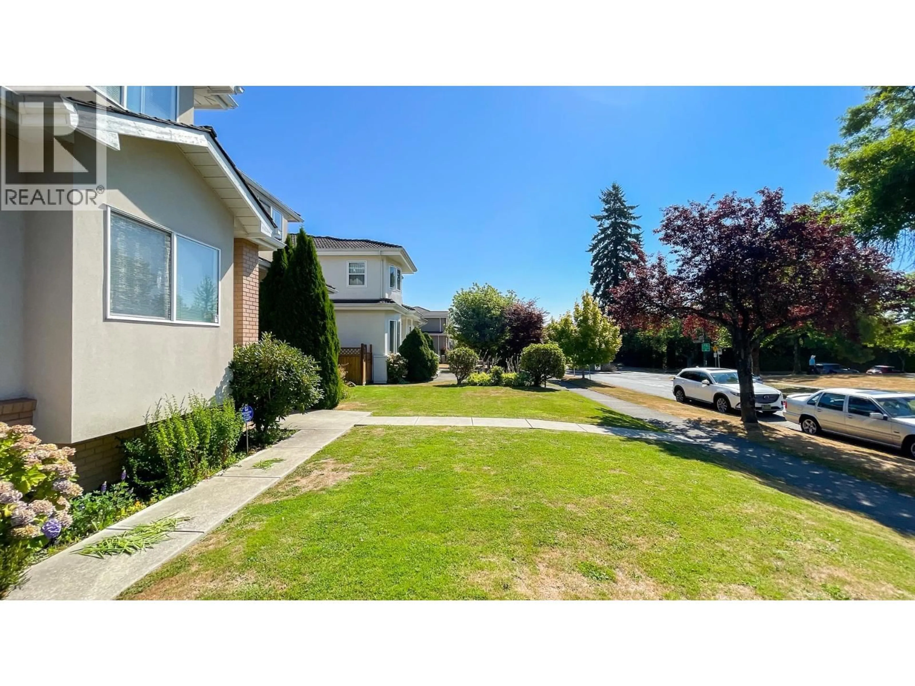A pic from outside/outdoor area/front of a property/back of a property/a pic from drone, street for 219 42ND AVENUE, Vancouver British Columbia V5Y2T2