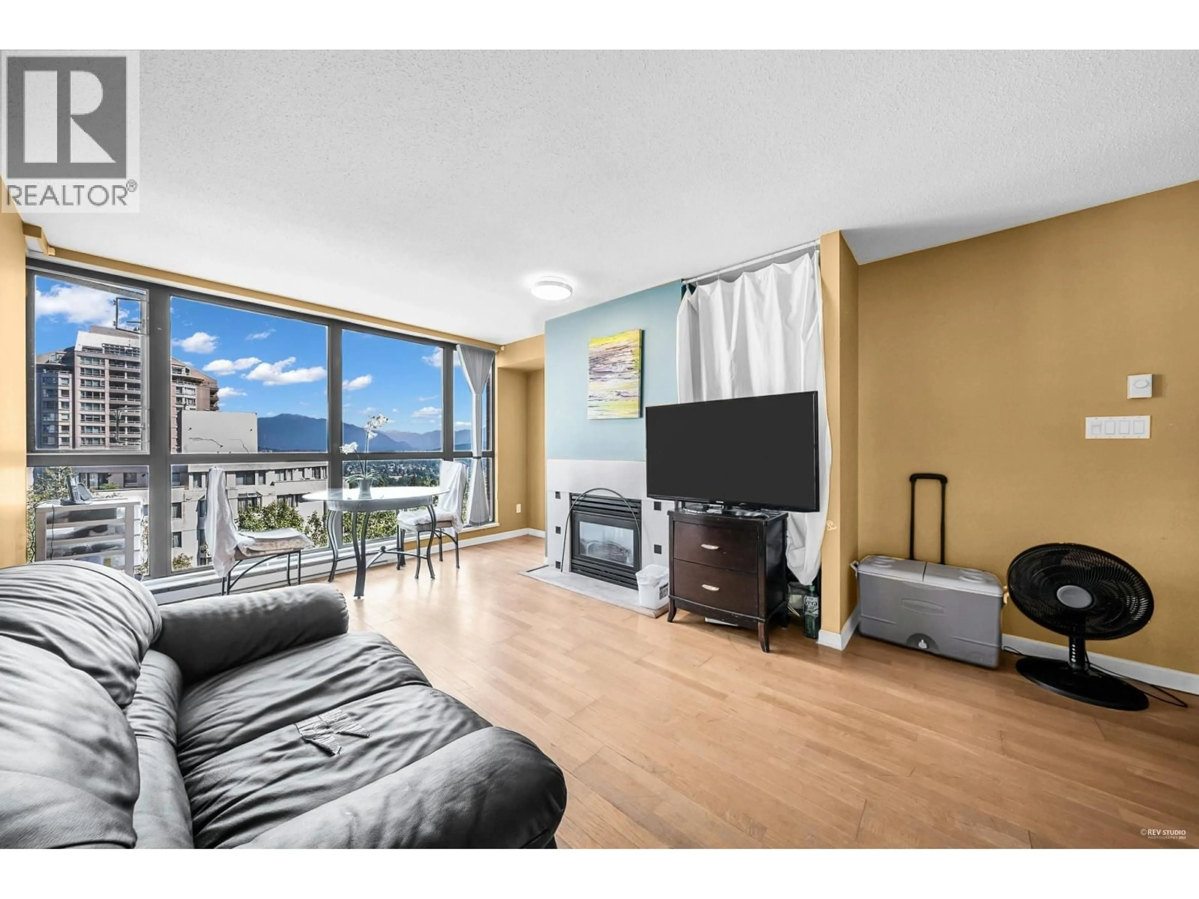 Living room with furniture, unknown for 1403 - 4888 HAZEL STREET, Burnaby British Columbia V5H4T4