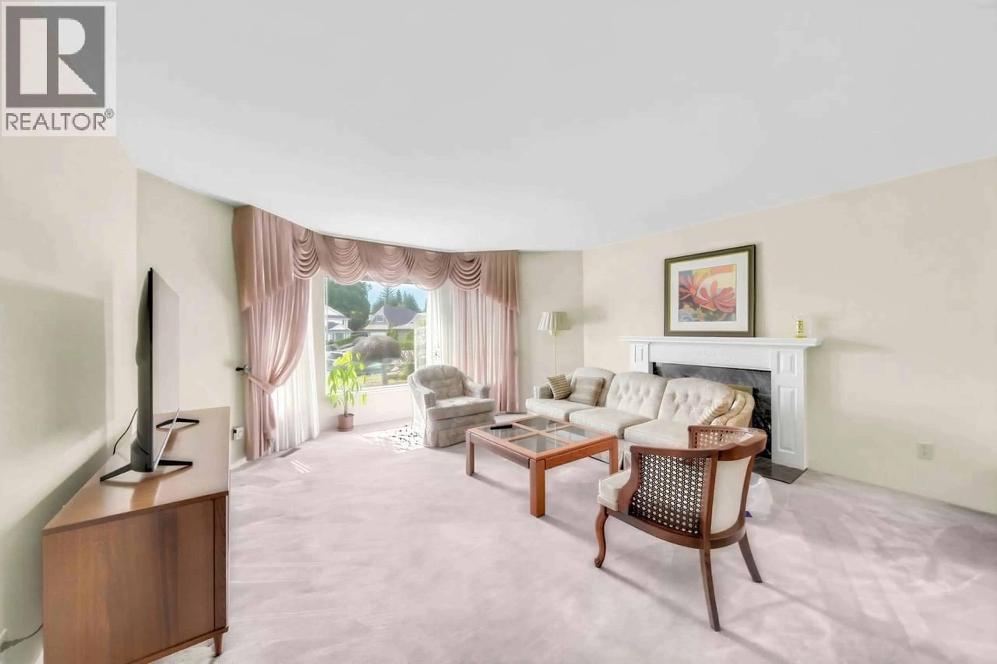 Living room with furniture, carpet floor for 4837 8A AVENUE, Delta British Columbia V4M1S8