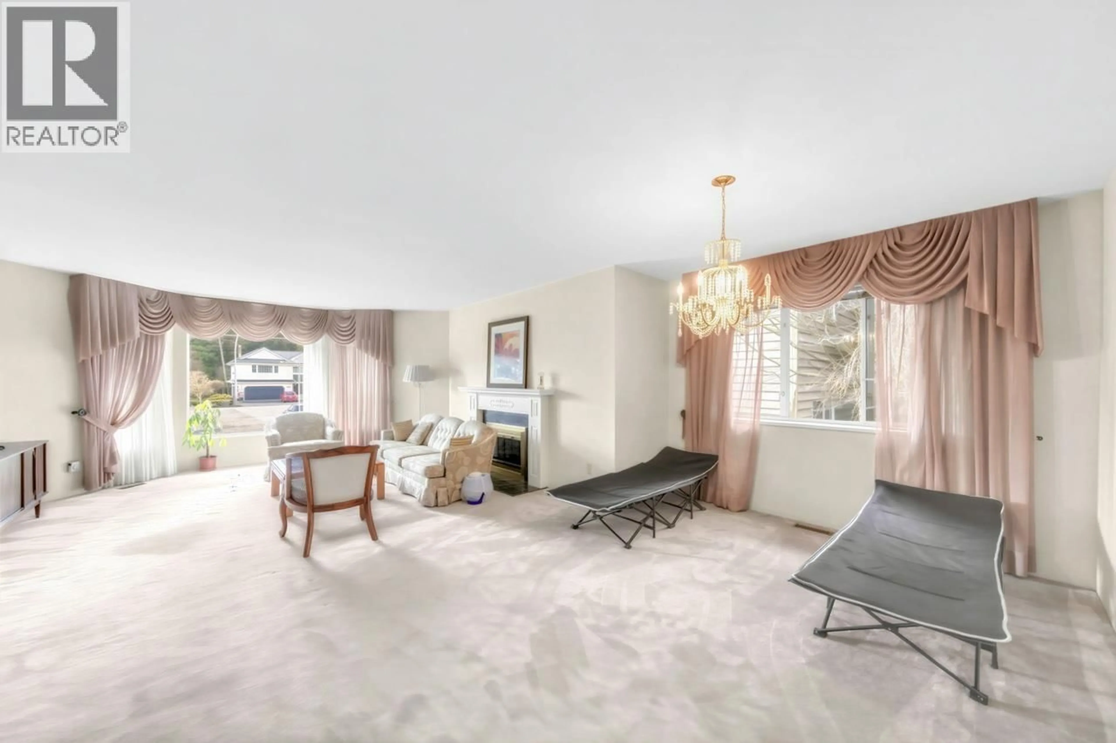 Living room with furniture, carpet floor for 4837 8A AVENUE, Delta British Columbia V4M1S8