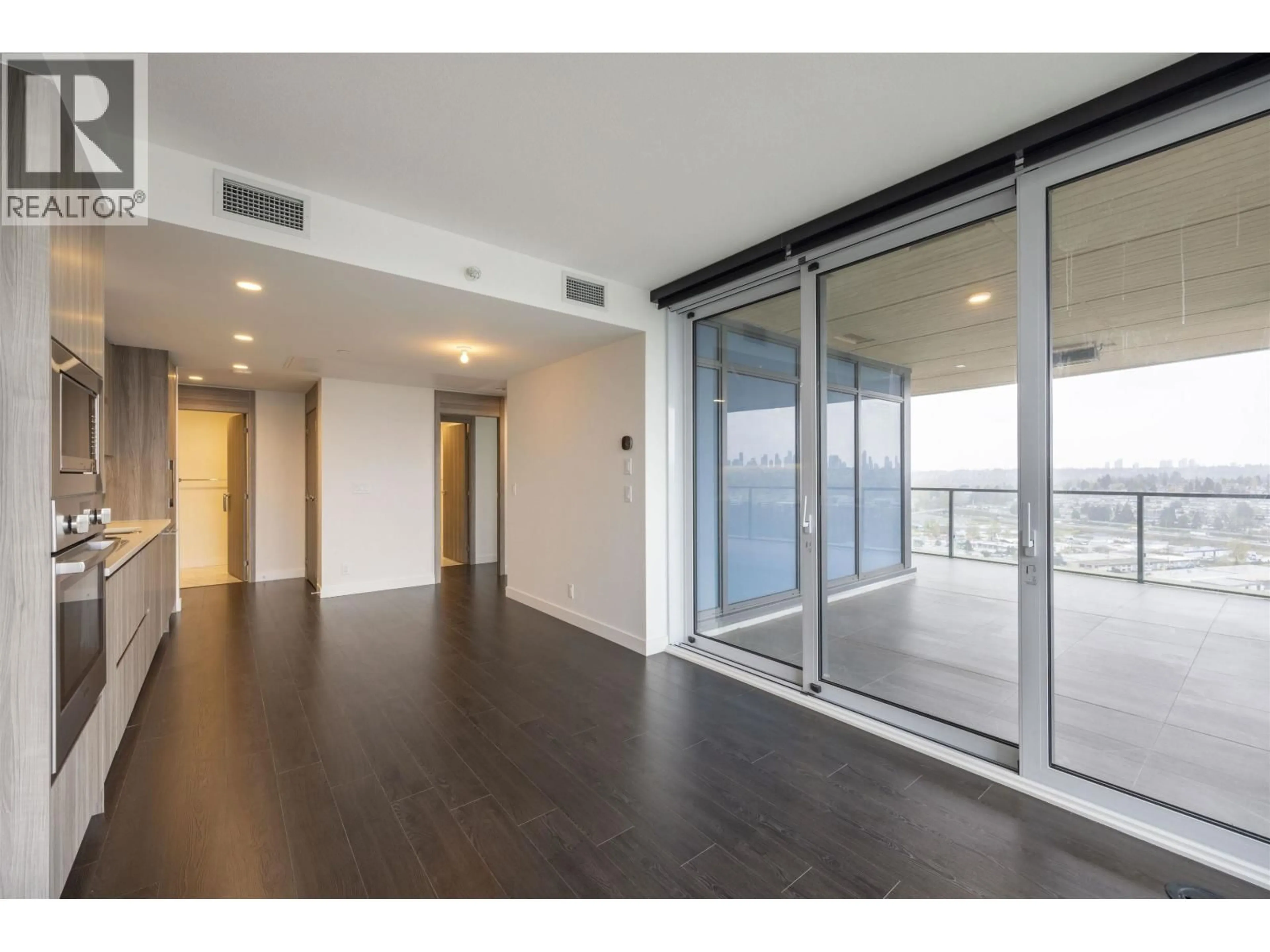 Indoor foyer for 2409 - 4880 LOUGHEED HIGHWAY, Burnaby British Columbia V5C0N1