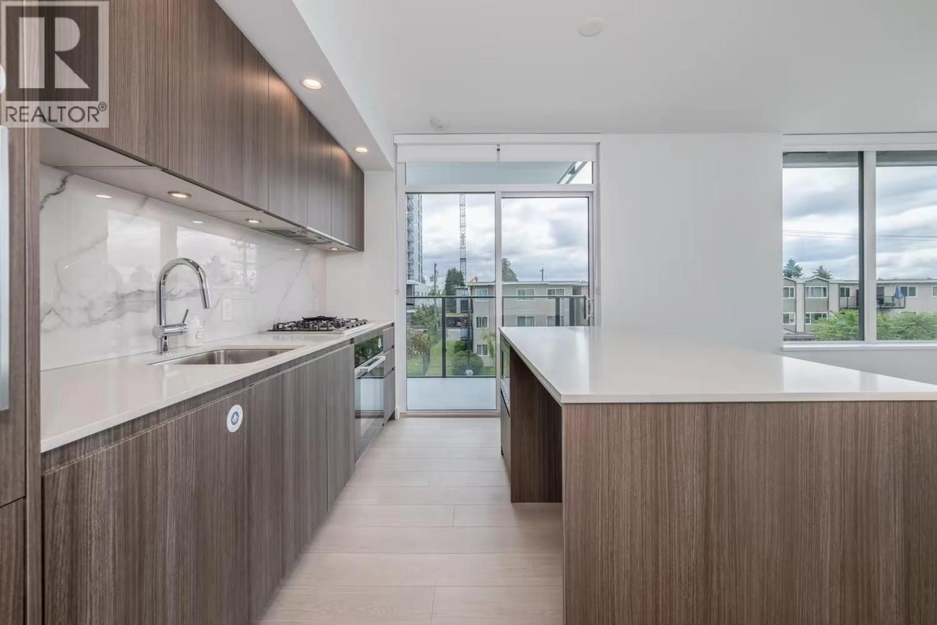 Unknown for 204 - 6537 TELFORD AVENUE, Burnaby British Columbia V5H0K9