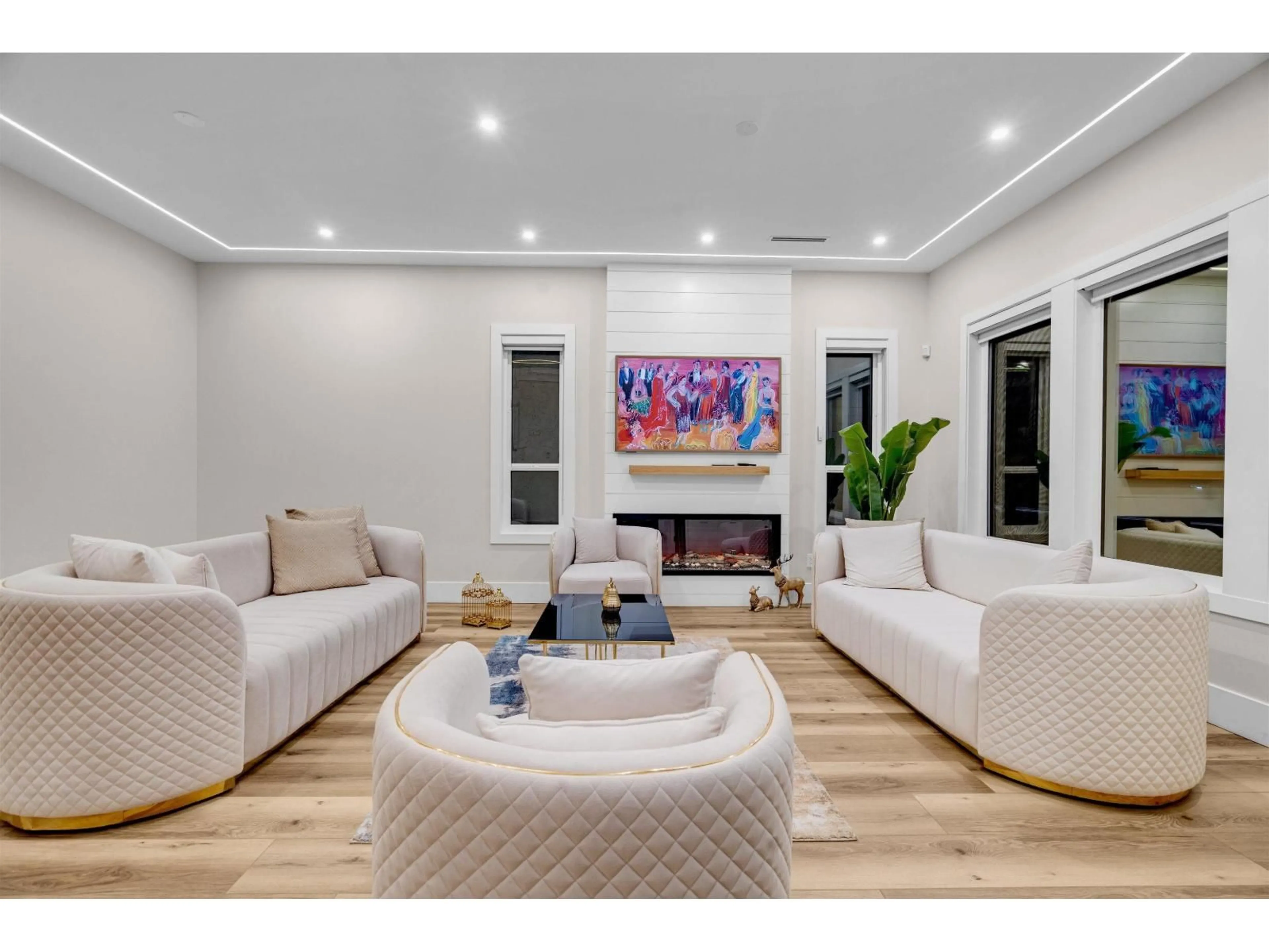 Living room with furniture, unknown for 17223 60 AVENUE, Surrey British Columbia V3S1T7