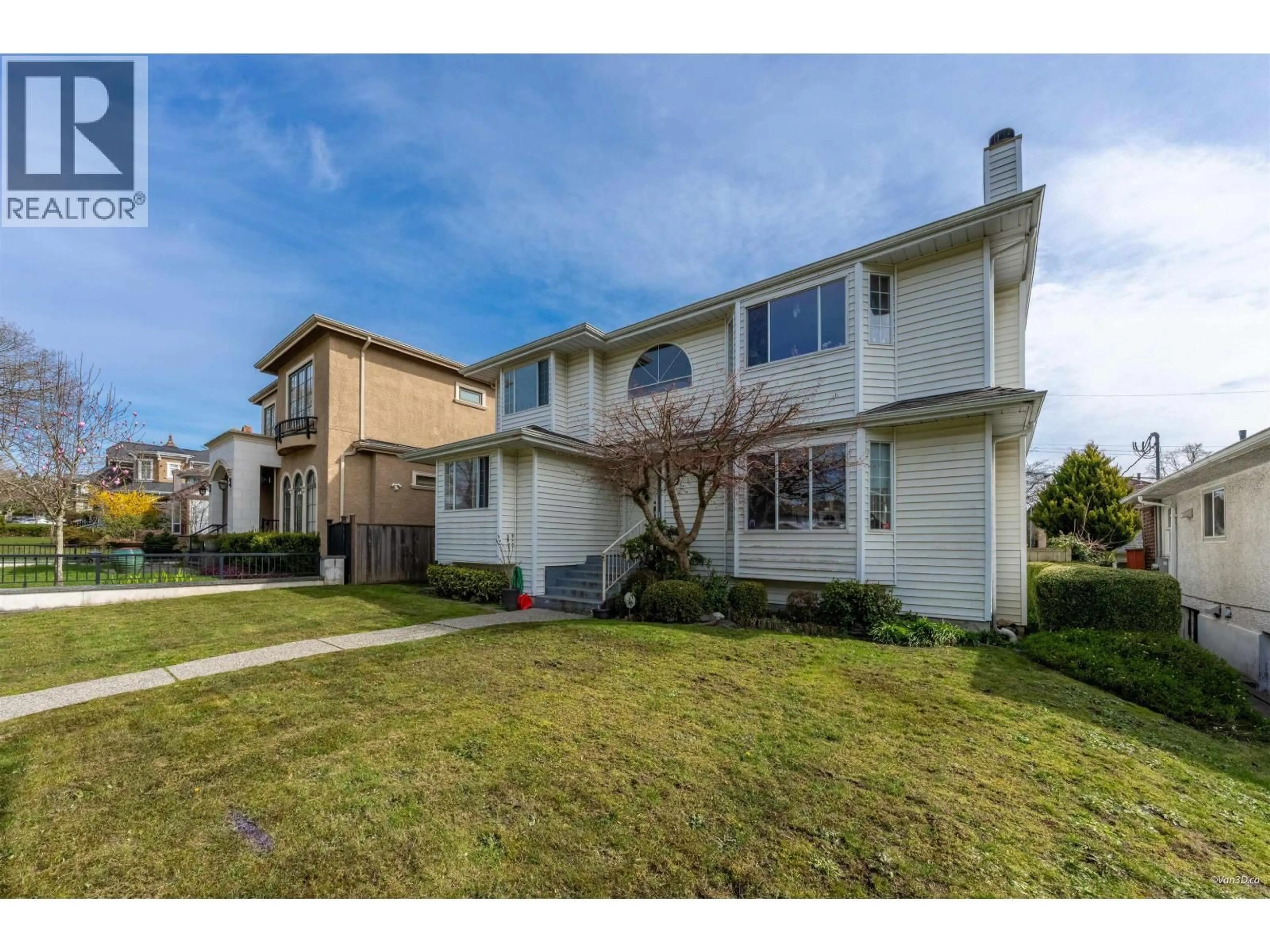 Home with vinyl exterior material, street for 5592 ELIZABETH STREET, Vancouver British Columbia V5Y3J9