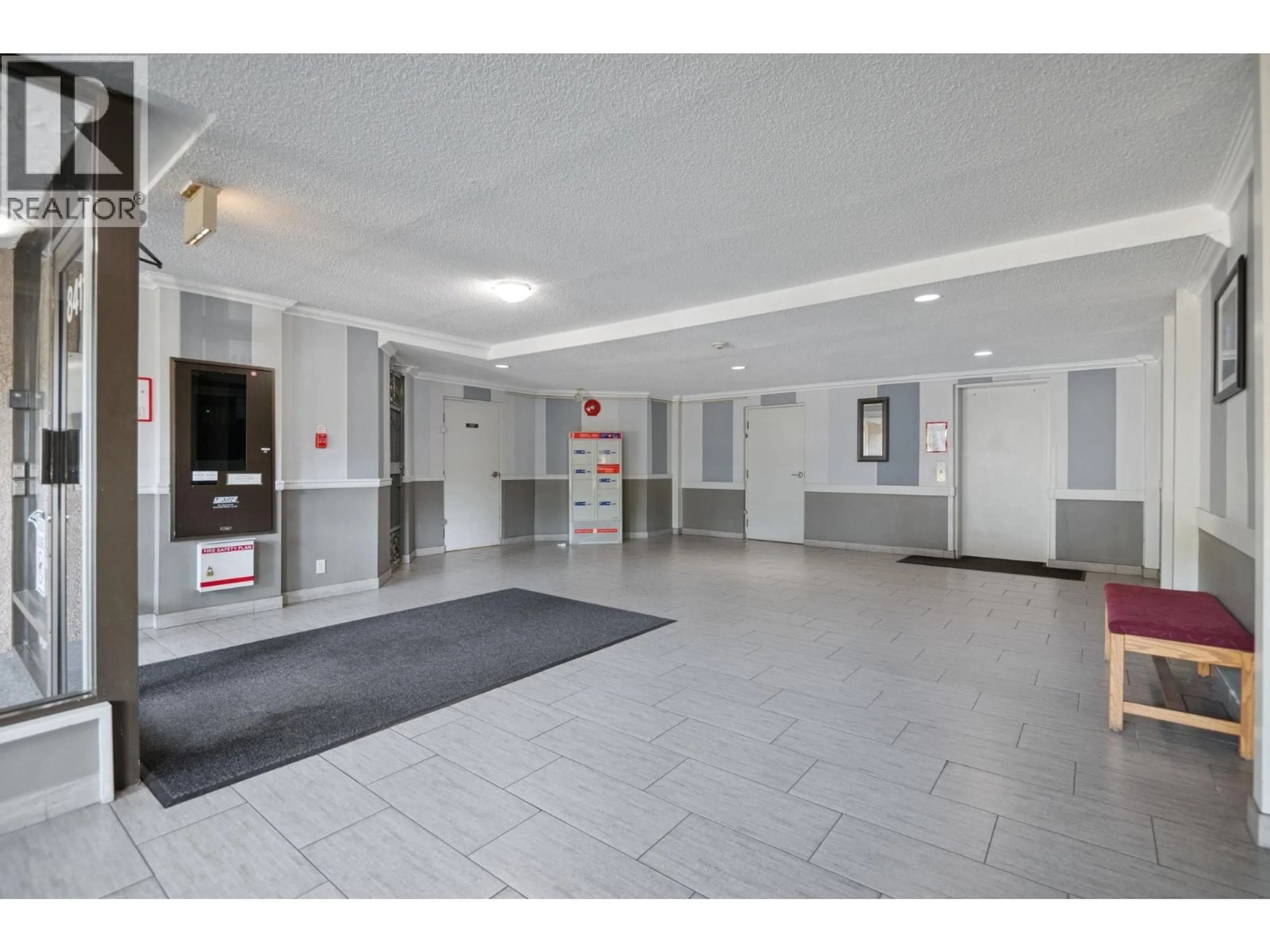 Indoor foyer for 218 - 8411 ACKROYD ROAD, Richmond British Columbia V6X3E6