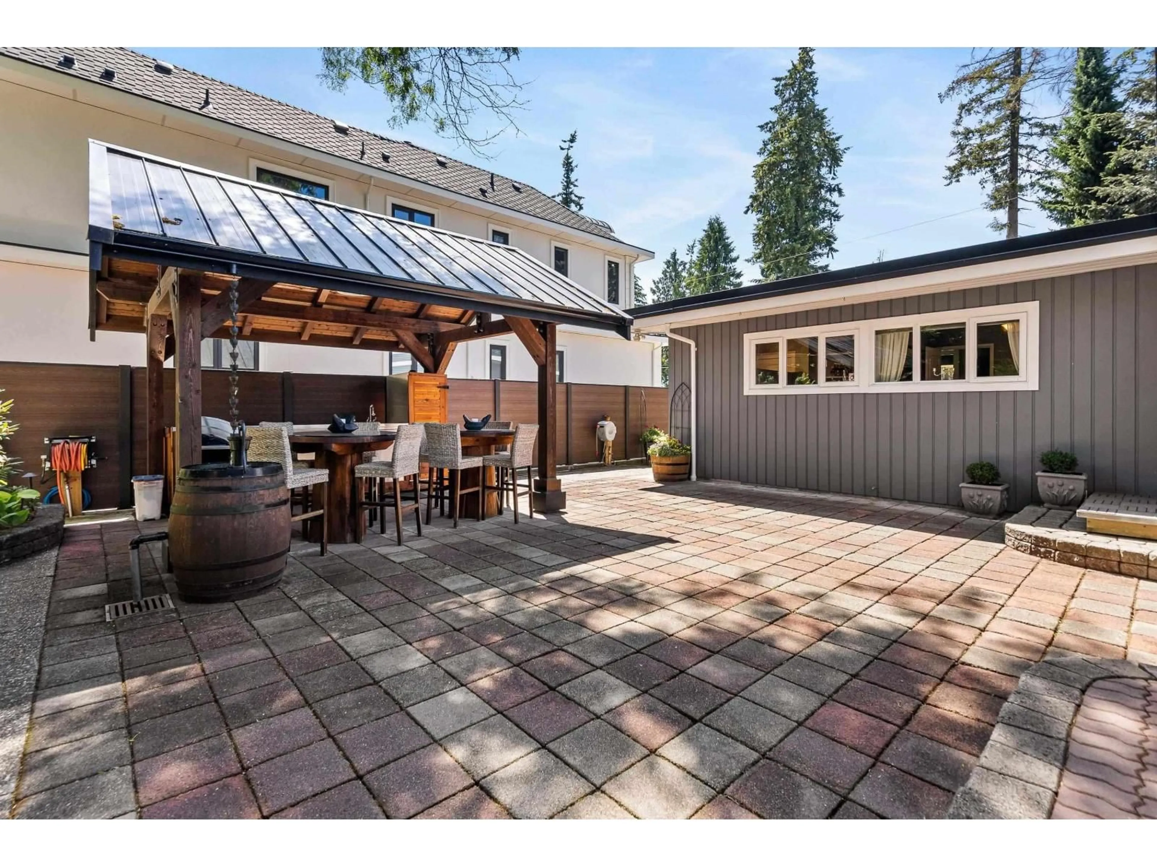 Patio, unknown for 13270 58 AVENUE, Surrey British Columbia V3W1M4