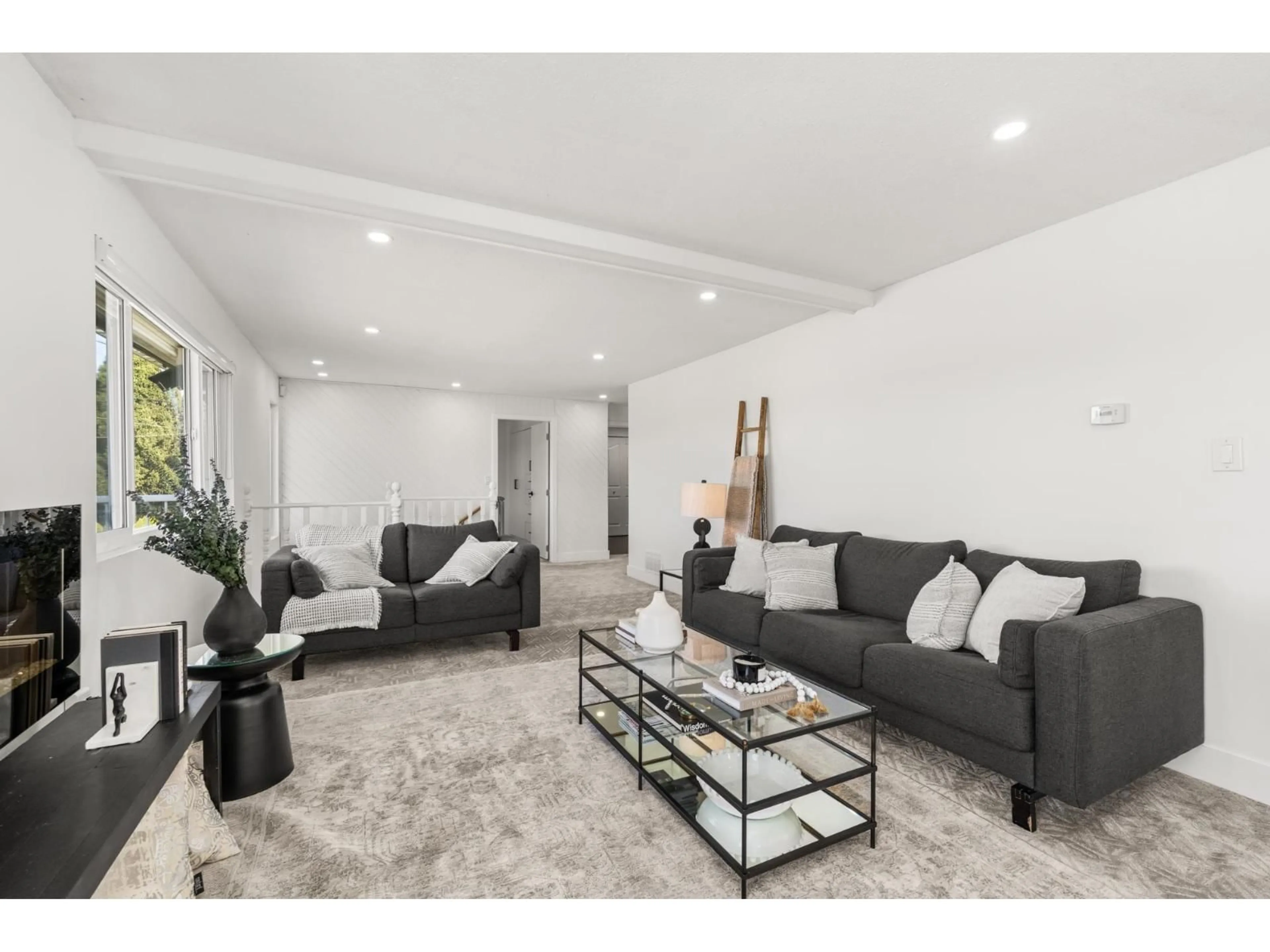 Living room with furniture, unknown for 13728 112 AVENUE, Surrey British Columbia V3R2G3