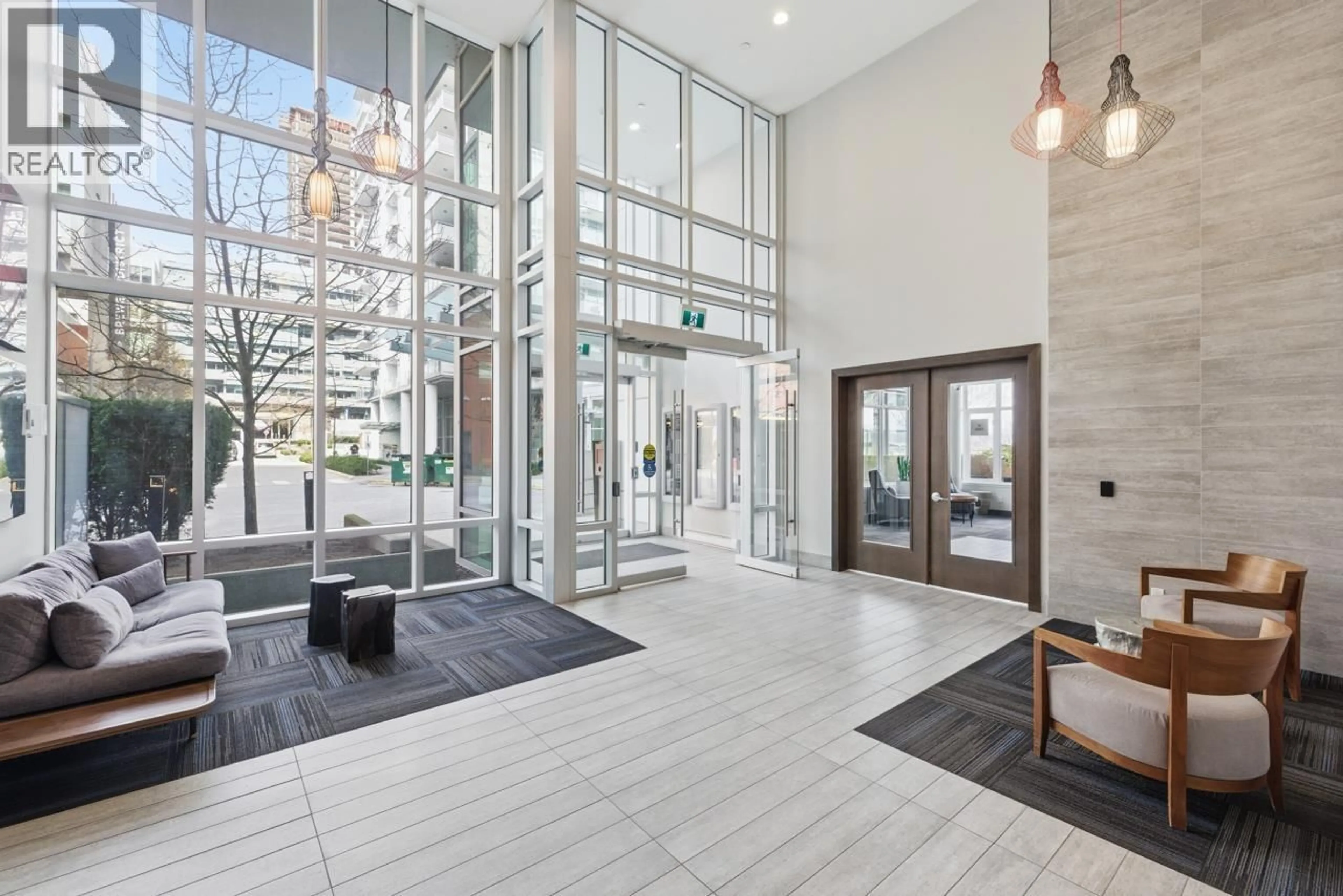 Indoor foyer for 902 - 200 NELSON'S CRESCENT, New Westminster British Columbia V3L0H4