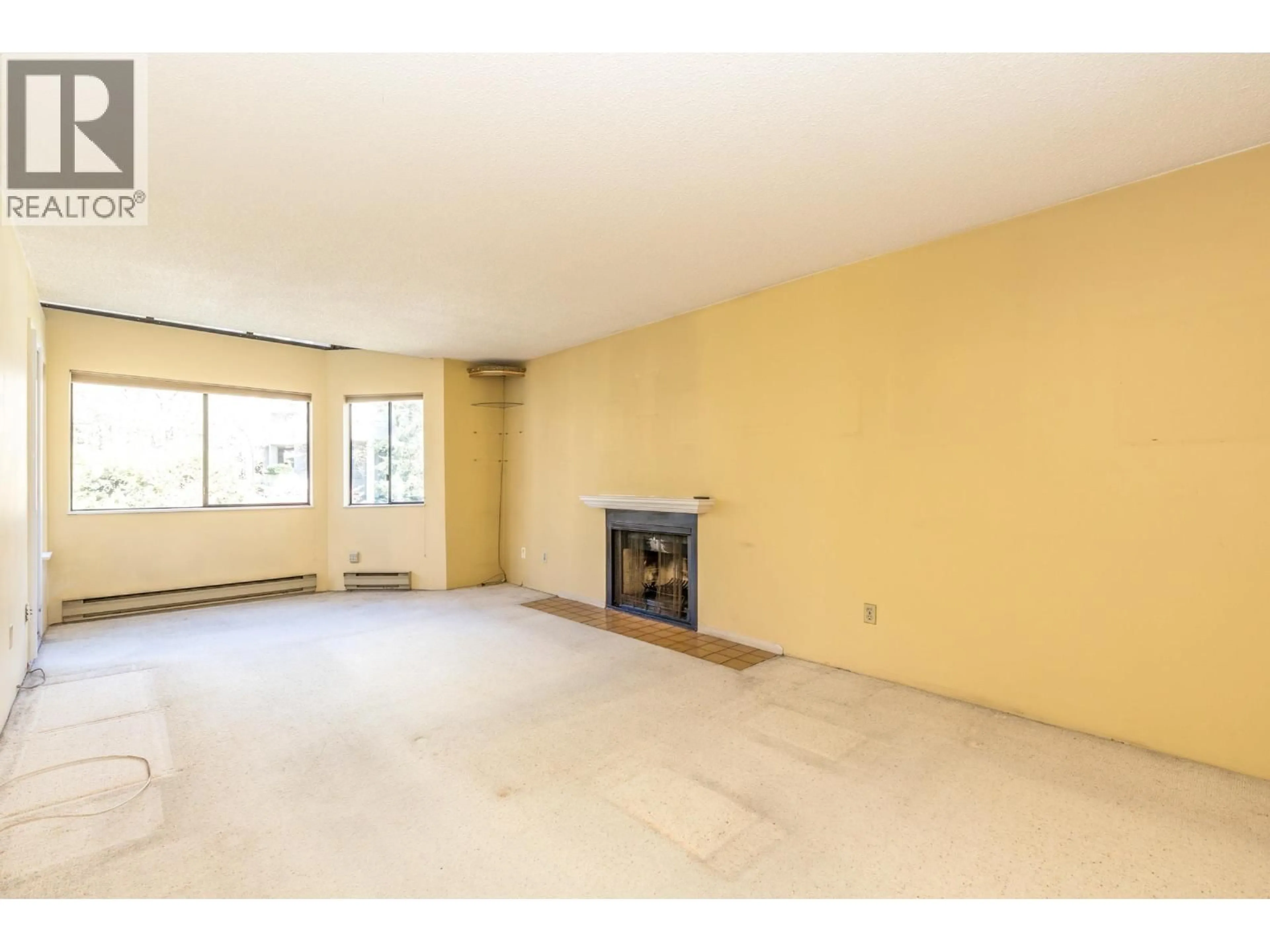 A pic of a room for 313 - 9584 MANCHESTER DRIVE, Burnaby British Columbia V3N4R1