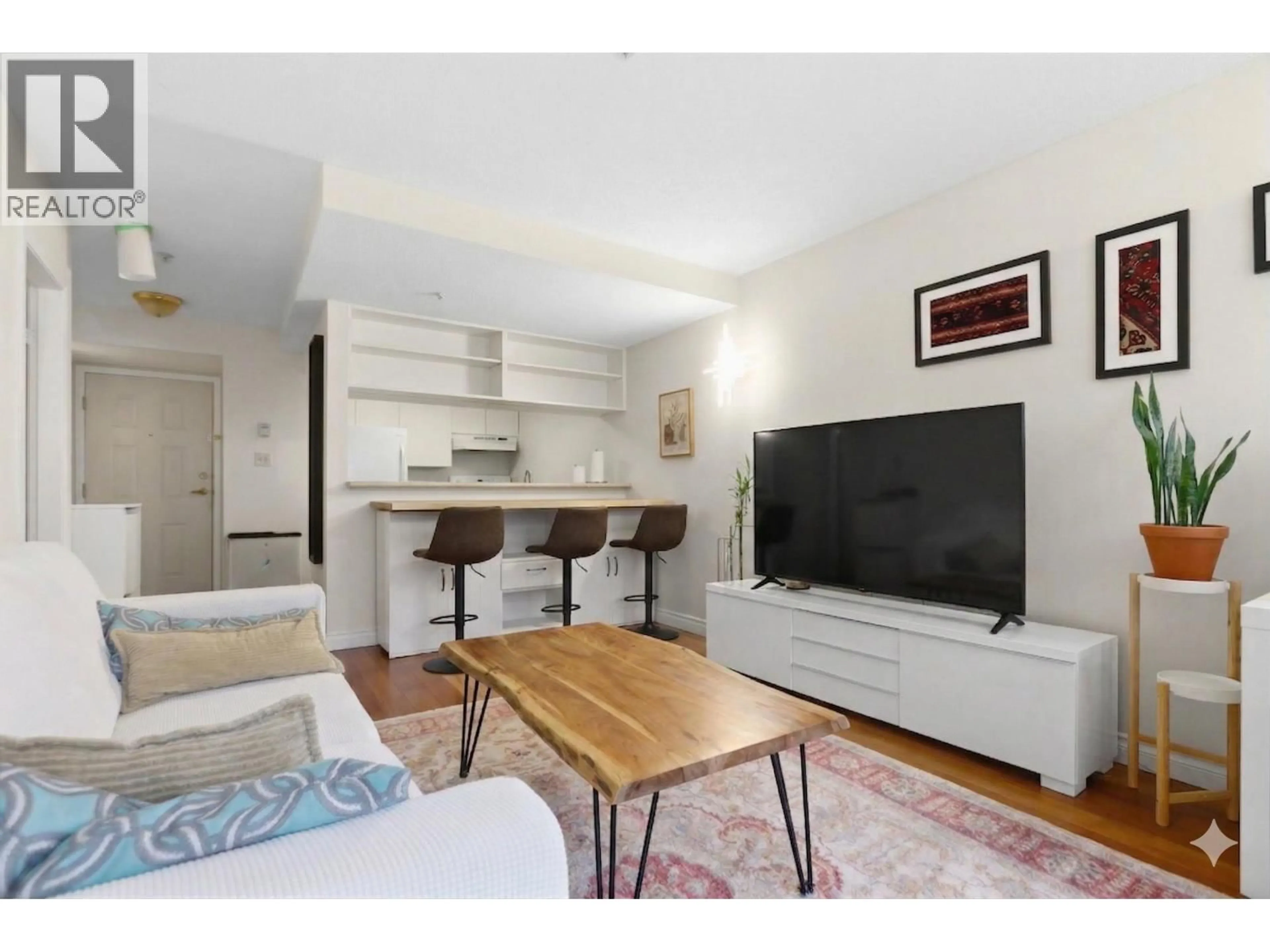 Living room with furniture, unknown for 103 - 3480 YARDLEY AVENUE, Vancouver British Columbia V5R6B3