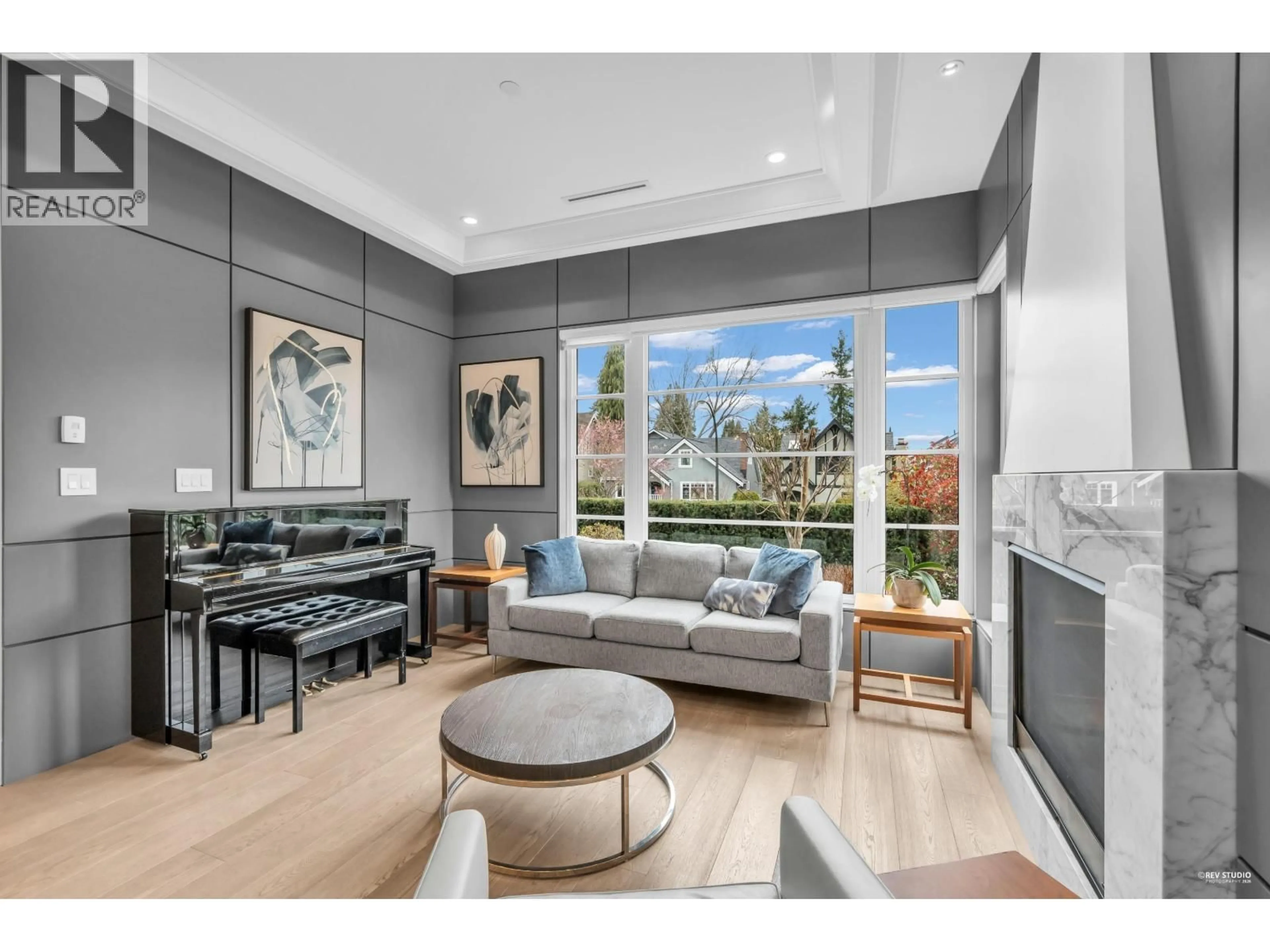 Living room with furniture, unknown for 2820 W 32ND AVENUE, Vancouver British Columbia V6L2B6