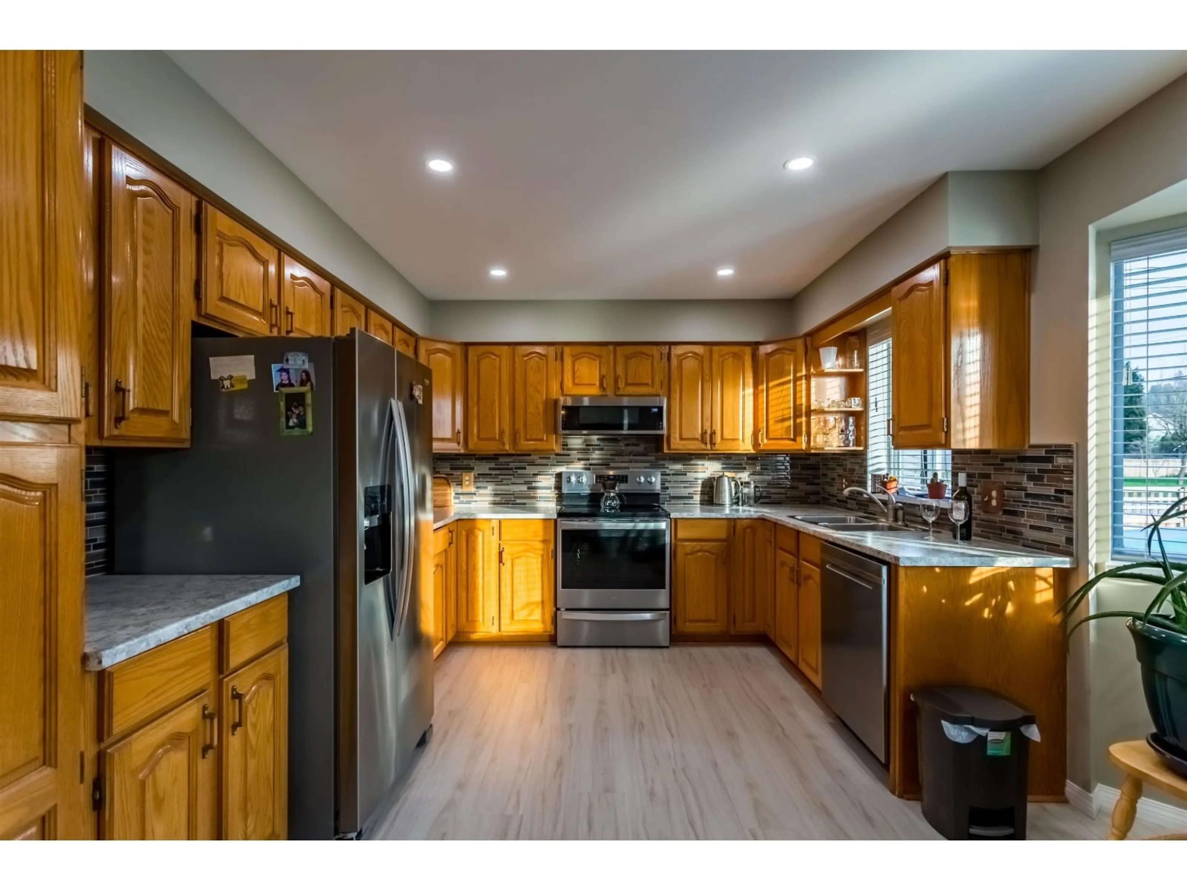 Open concept kitchen, unknown for 12717 114 AVENUE, Surrey British Columbia V3V3P2