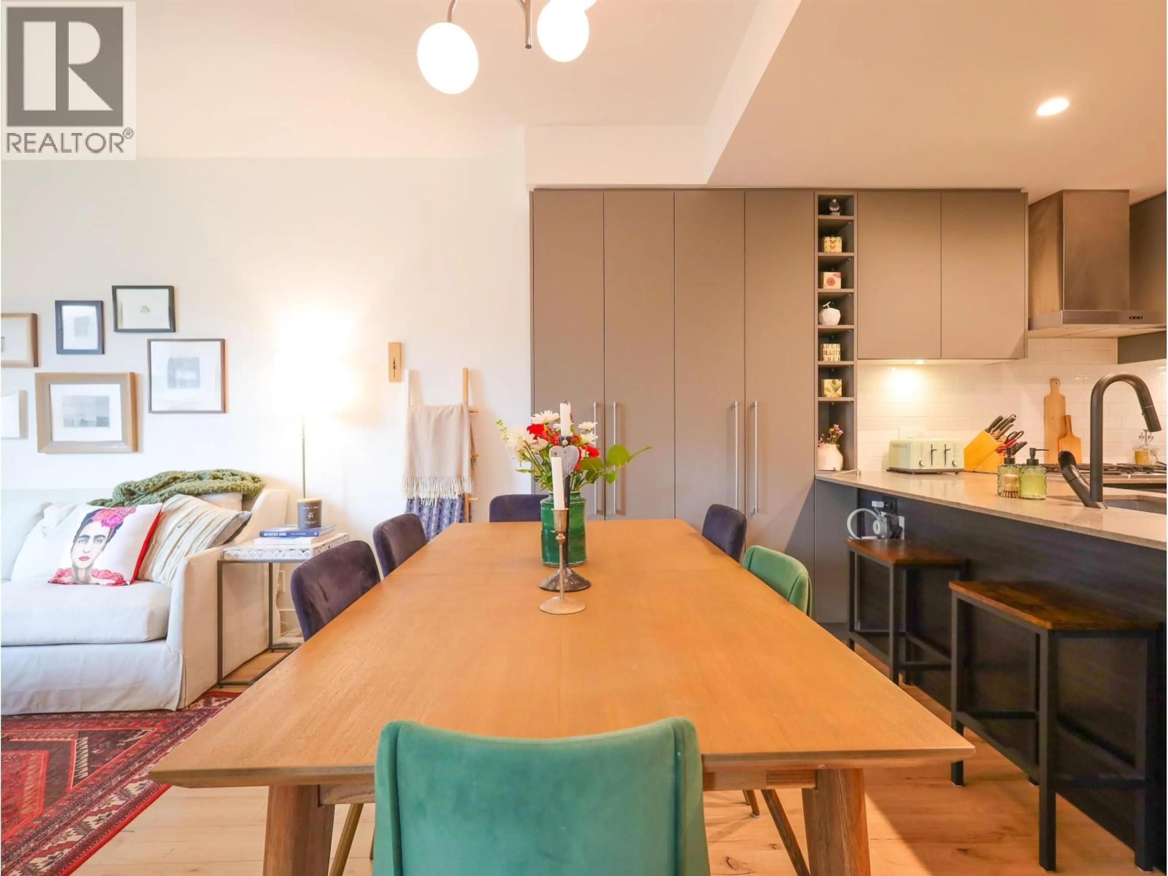 Dining room, wood/laminate floor for 224 - 3131 MURRAY STREET, Port Moody British Columbia V3H0L9