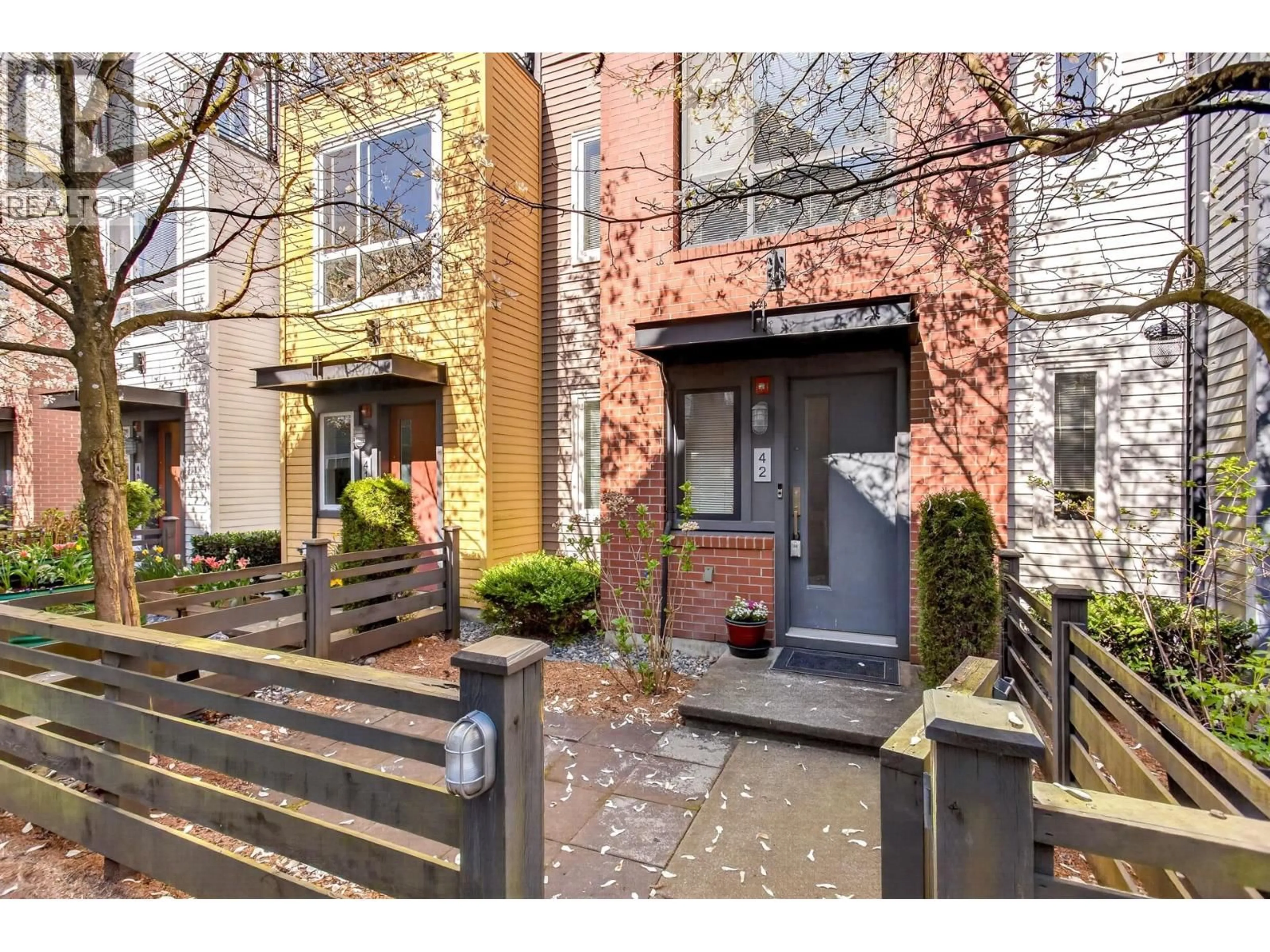 Unknown for 42 - 2332 RANGER LANE, Port Coquitlam British Columbia V3B0J4