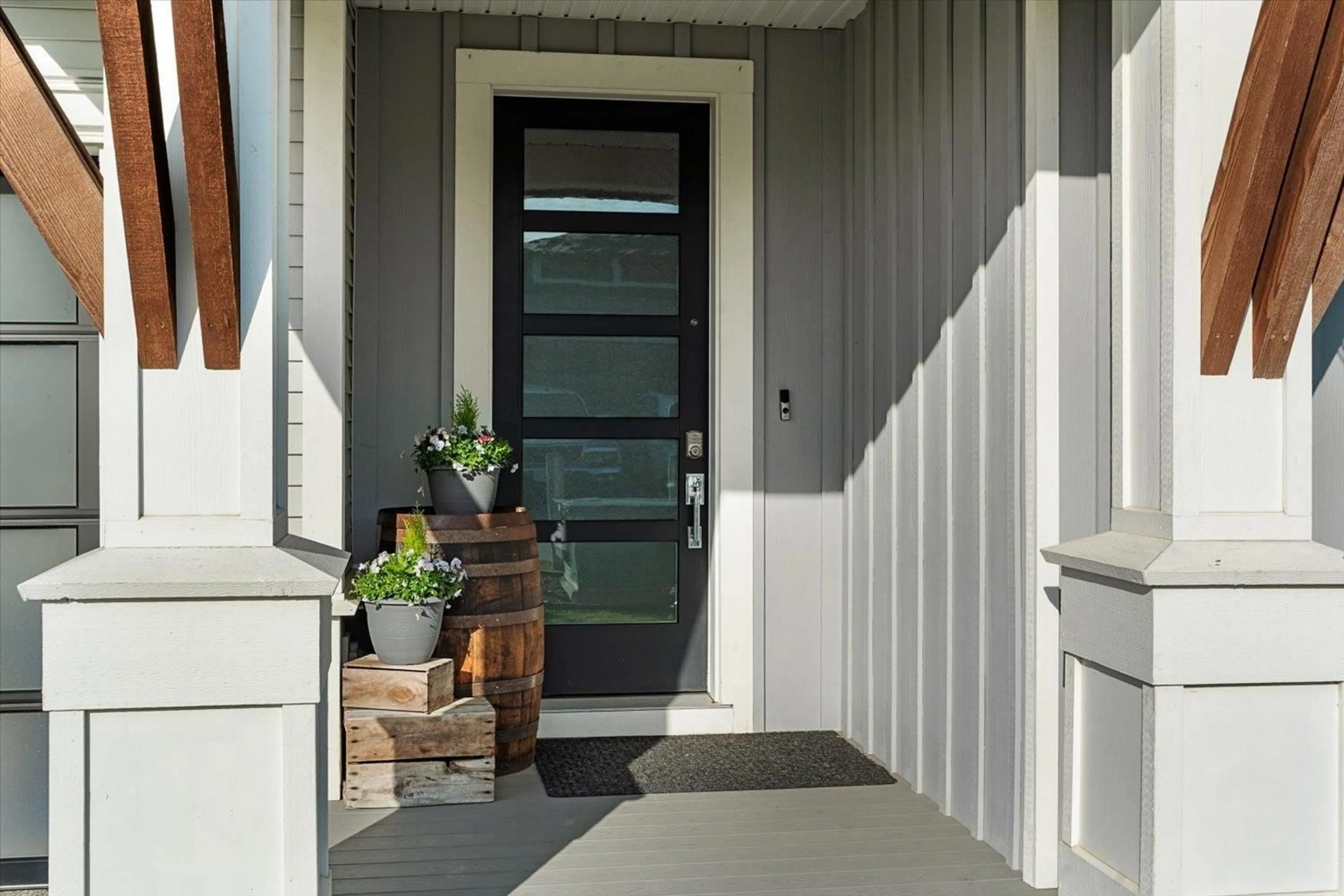 Indoor entryway for 34 - 46213 HAKWELES ROAD, Chilliwack British Columbia V4Z0C6